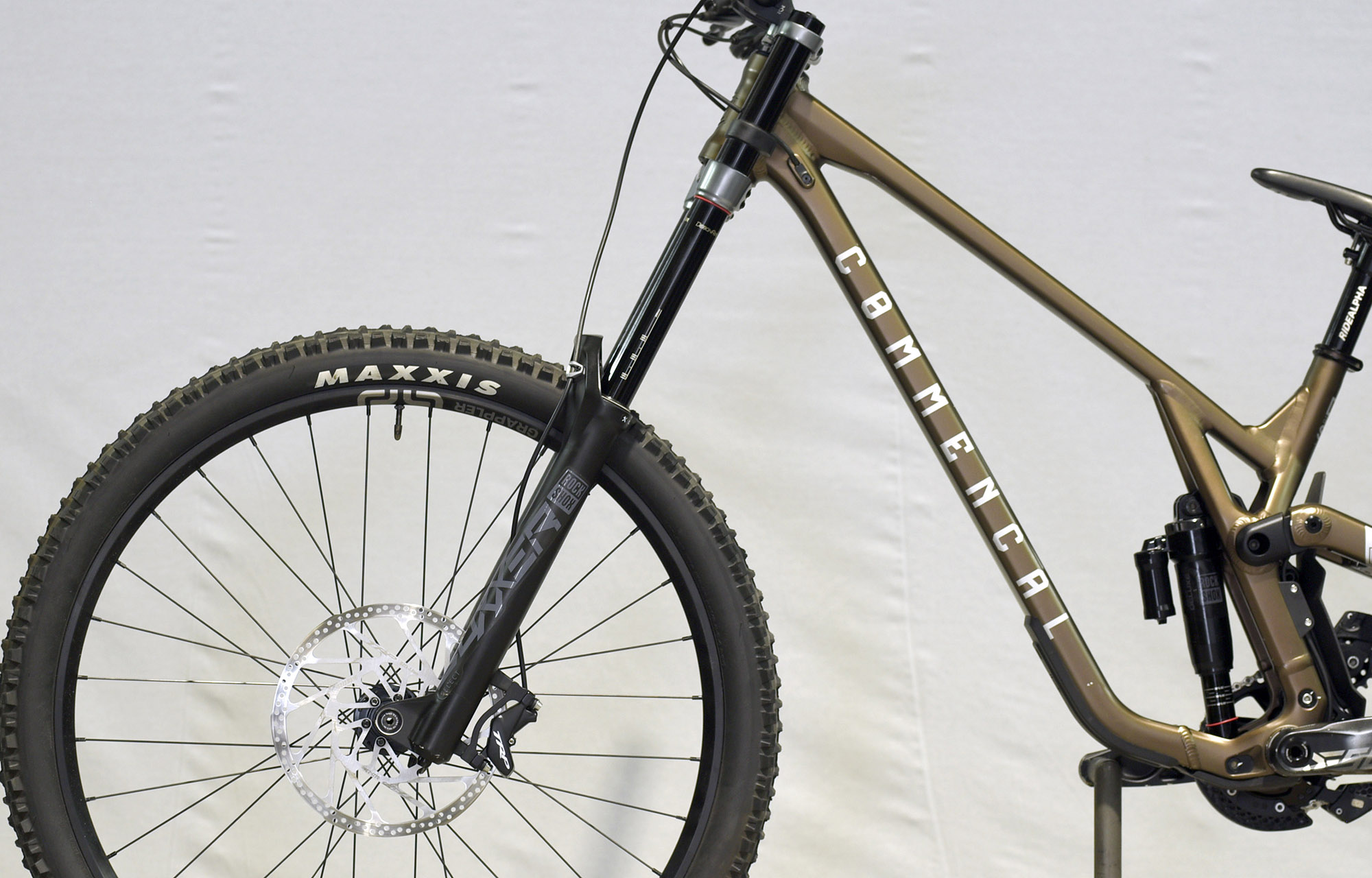 COMMENCAL SUPREME DH V5 RIDE FROZEN BROWN - L (22150703) image number null