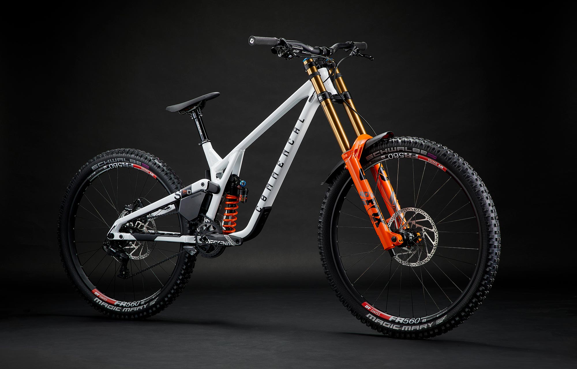 COMMENCAL SUPREME DH V5 SIGNATURE COIL PURE WHITE image number null