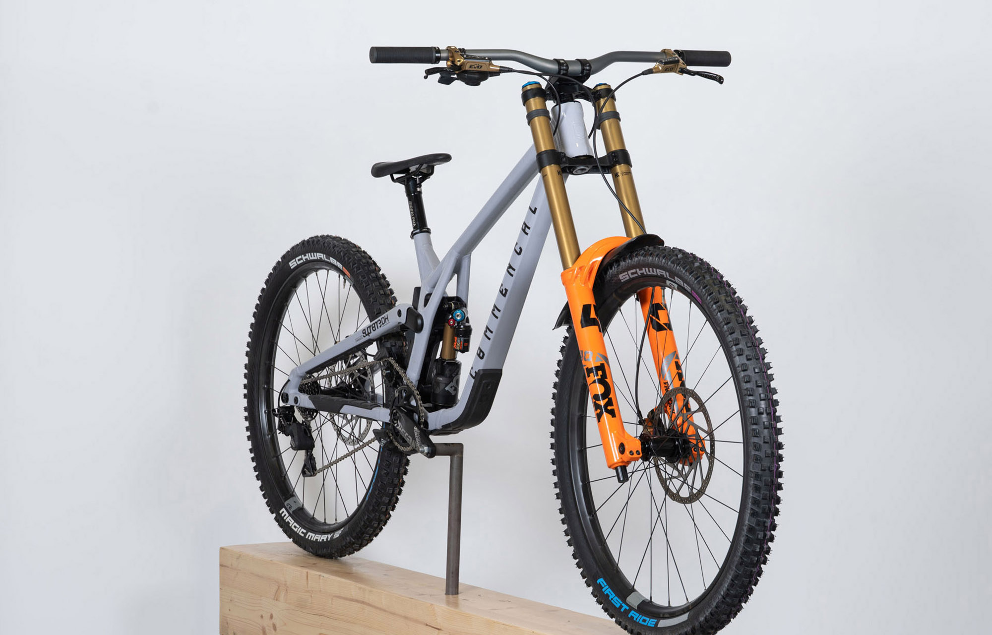 COMMENCAL SUPREME DH V5 SIGNATURE TEAM CLOUD ALC - XL (24100021) image large number 4
