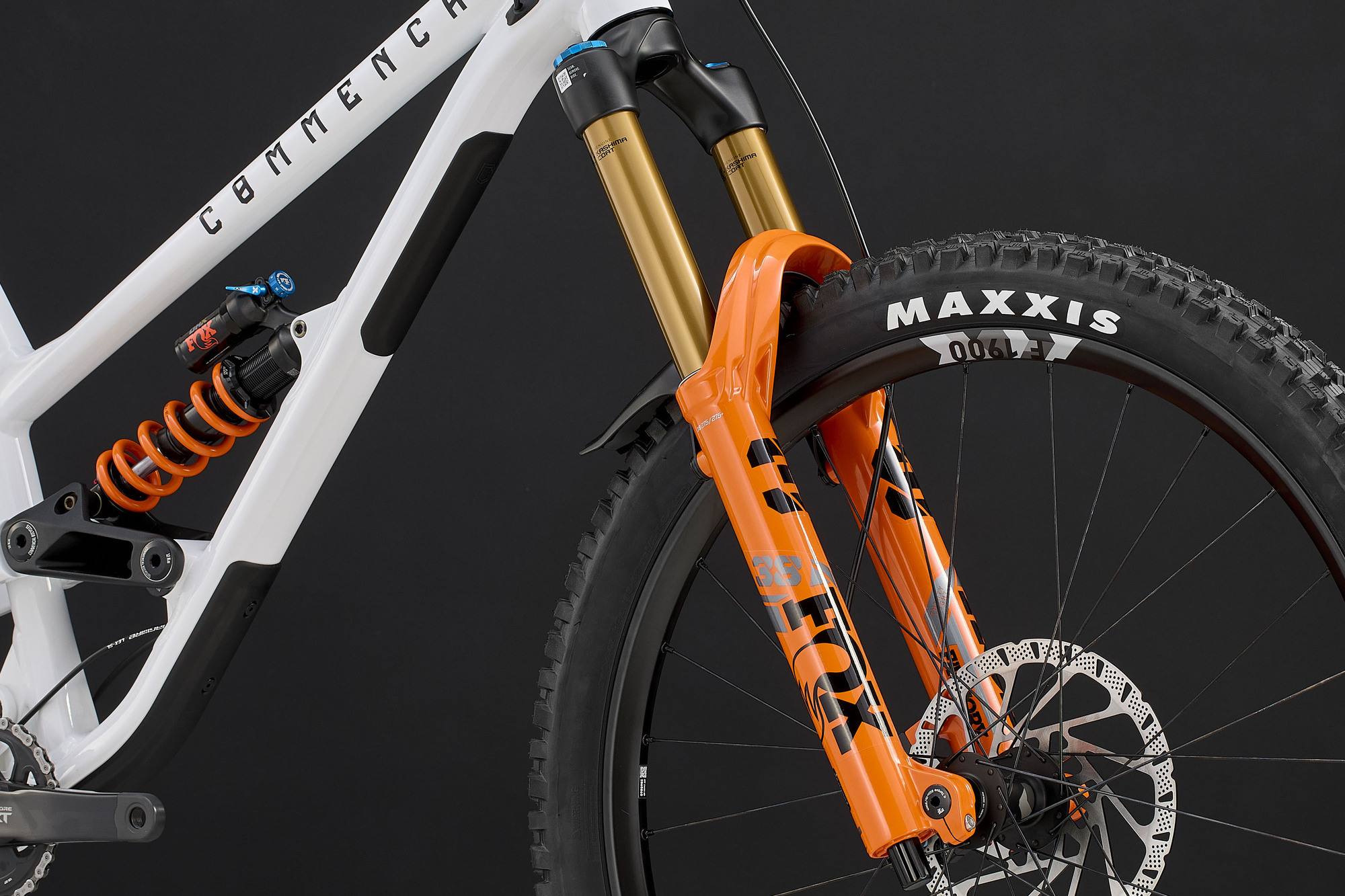 COMMENCAL CLASH SIGNATURE PURE WHITE 2026 image number null
