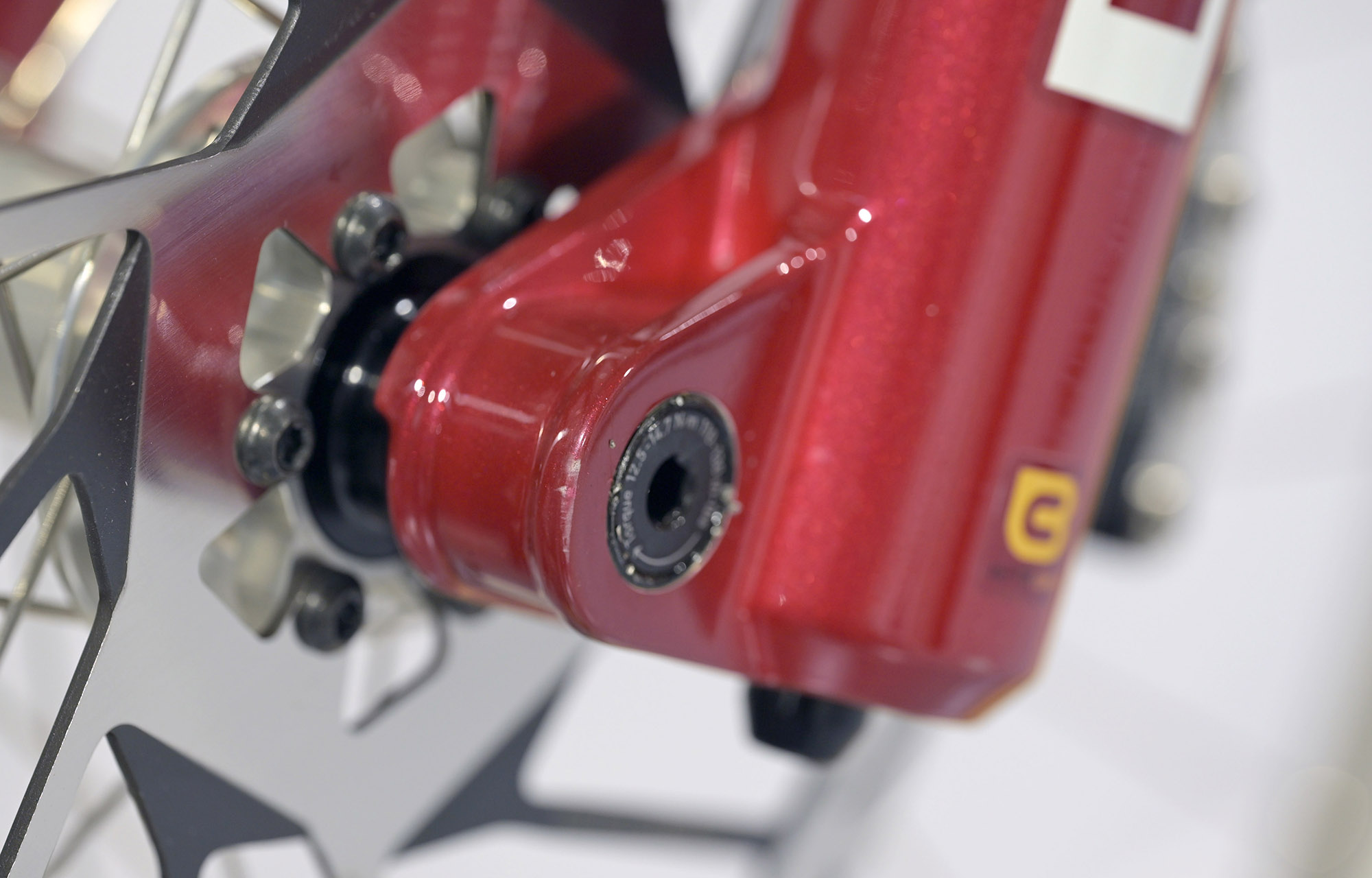 COMMENCAL SUPREME DH V5 ULTIMATE WHISTLER EDITION 2 - L (24157803) image cover number large 7