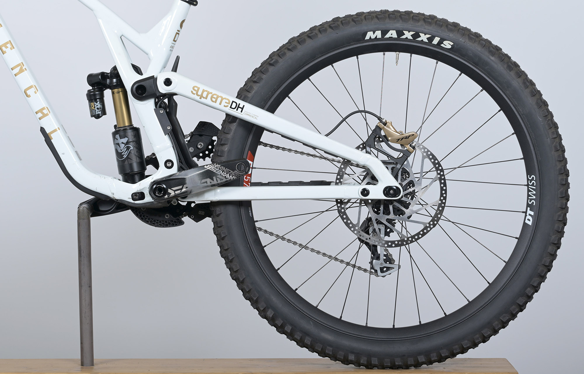 COMMENCAL SUPREME DH V5 SIGNATURE LTD PURE WHITE - M (23151002) image cover number large 3