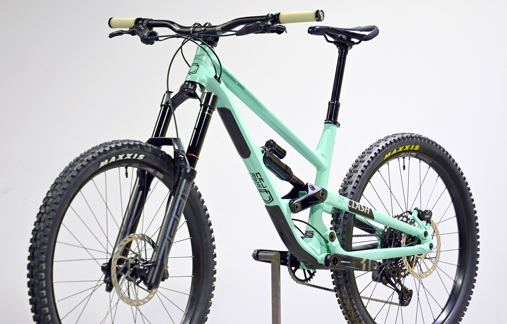 COMMENCAL CLASH RIDE EMERALD GREEN - M (23130102) image cover number large 4