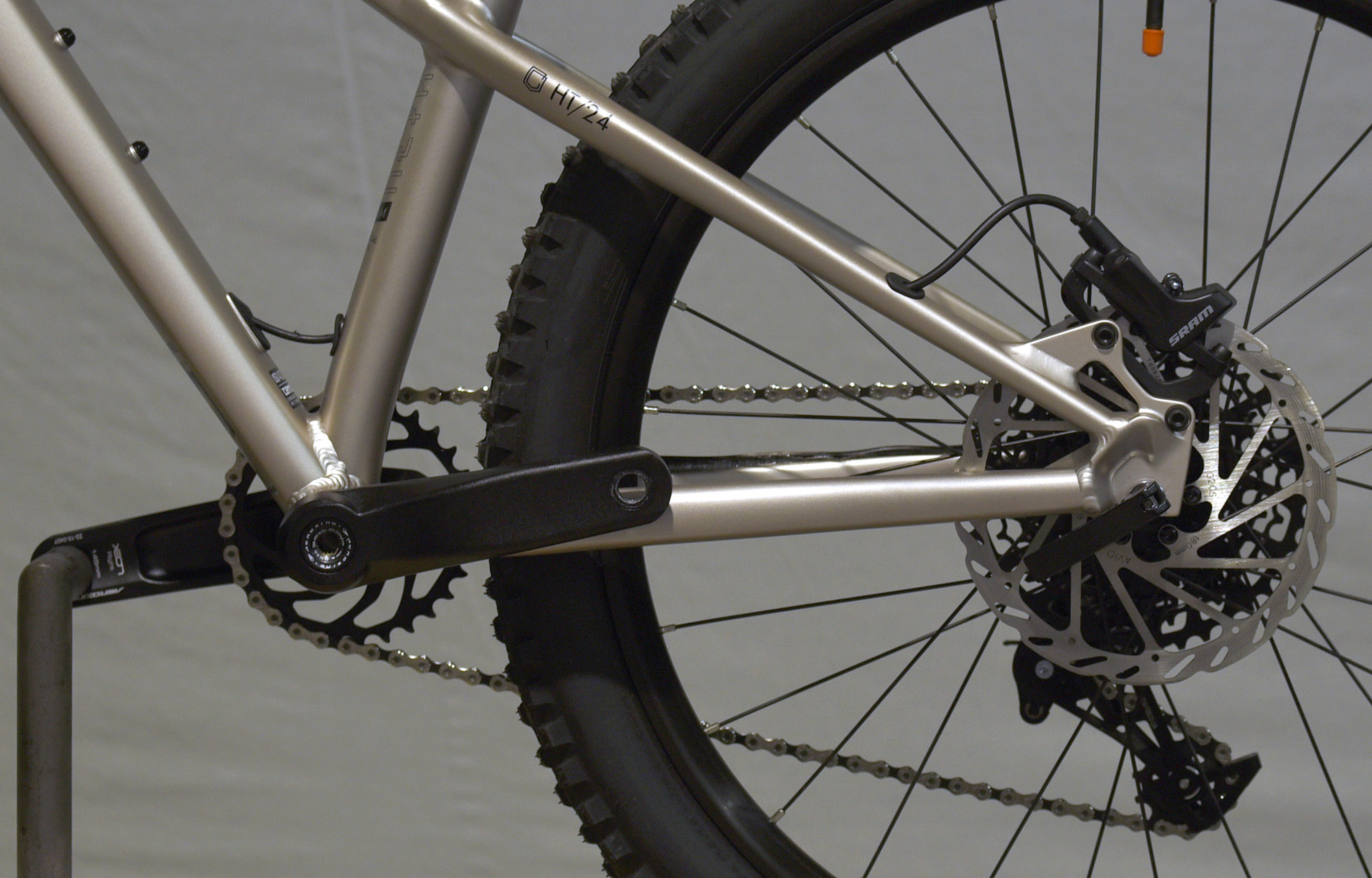 COMMENCAL META HT 24 V2 CHAMPAGNE - 24 (22170200) image number null