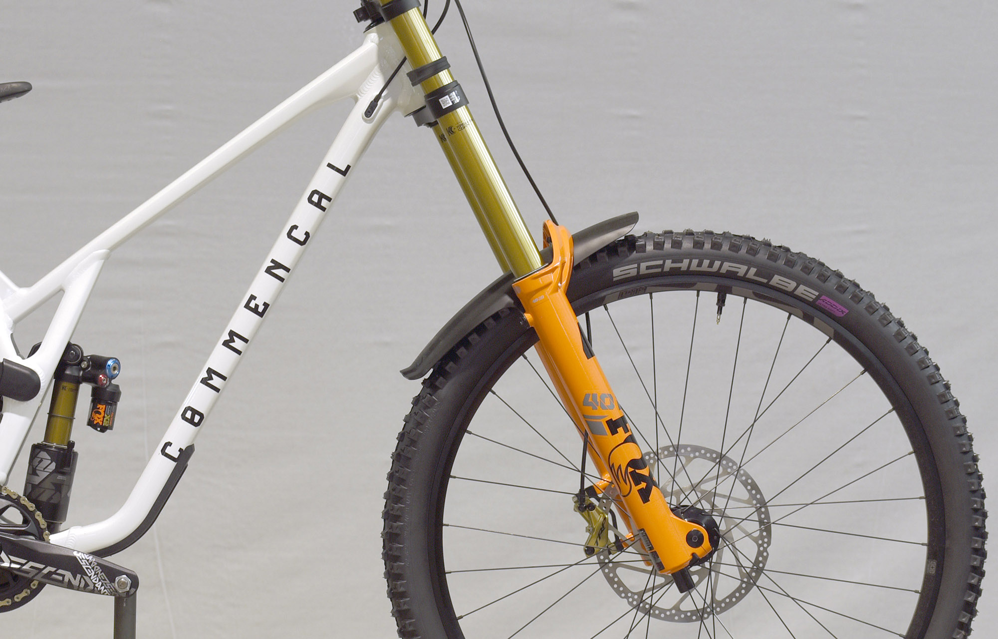 COMMENCAL SUPREME DH V5 CLEAR SILVER [COMMENCAL TEAM] ALC - M (24100013) image number null