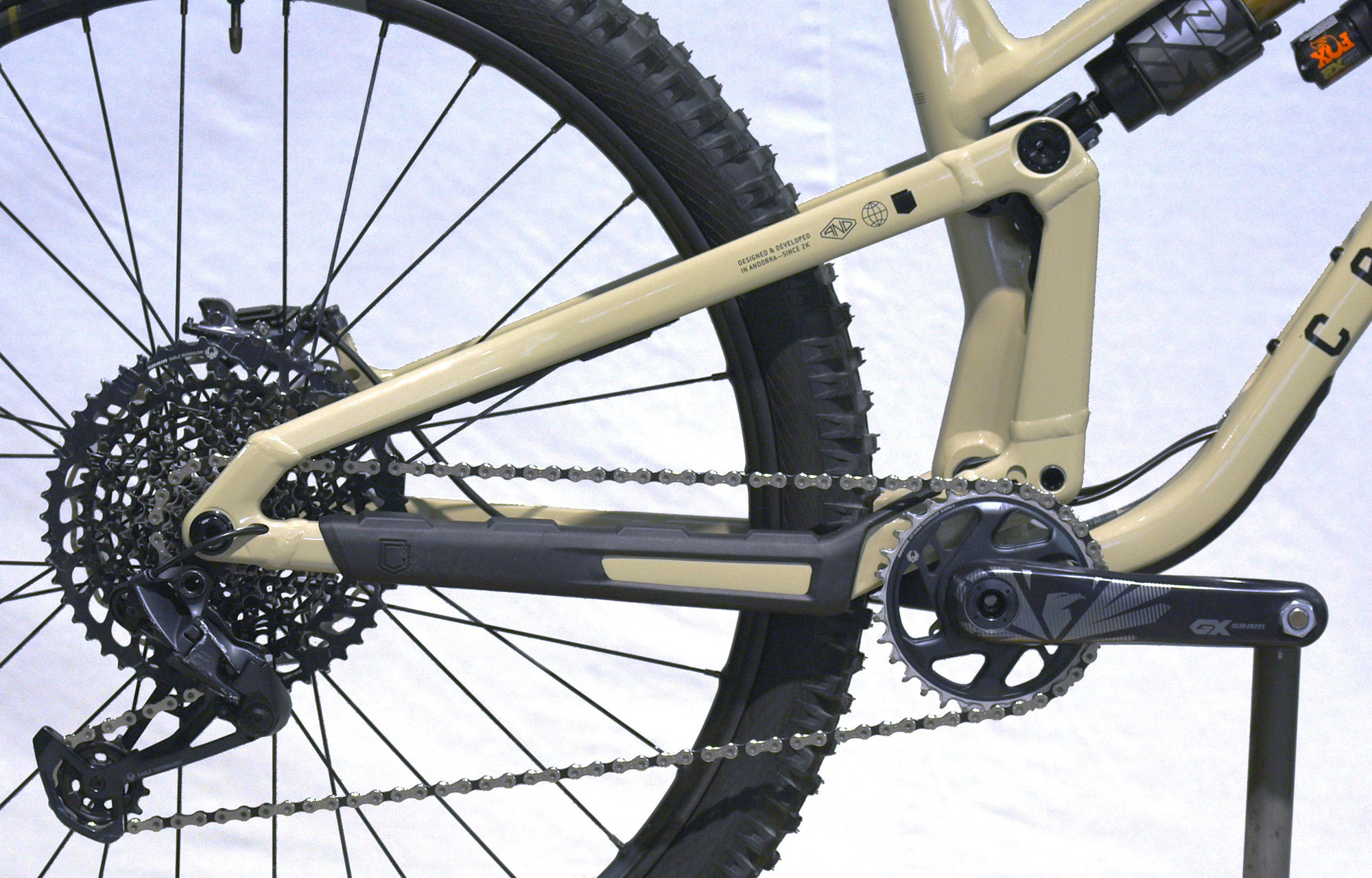 COMMENCAL META V5 CHALK [COMMENCAL TEAM] ALC - M (23100051) image number null