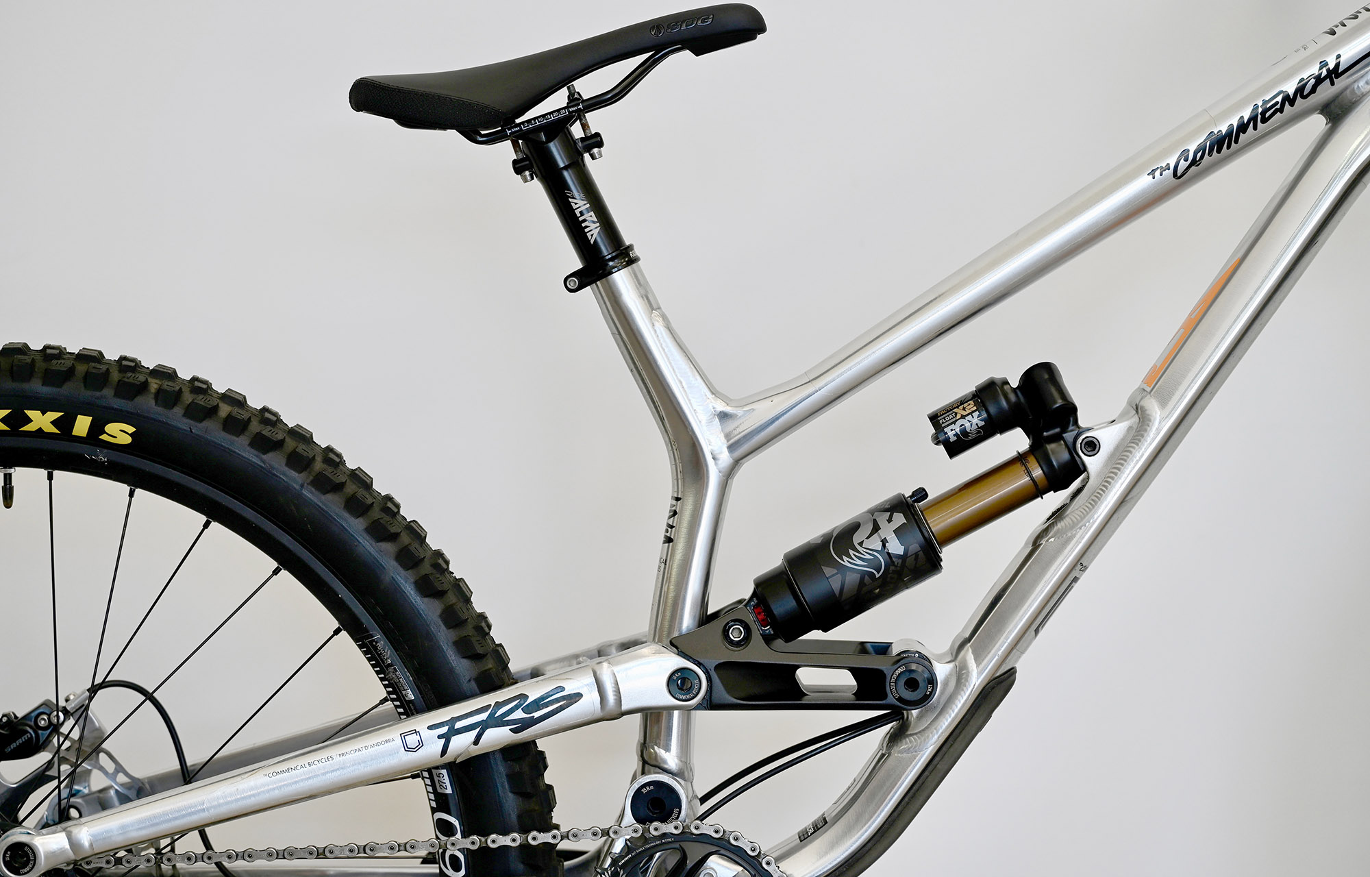 COMMENCAL FURIOUS HIGH POLISHED ALC - M (23106003) image cover number large 1