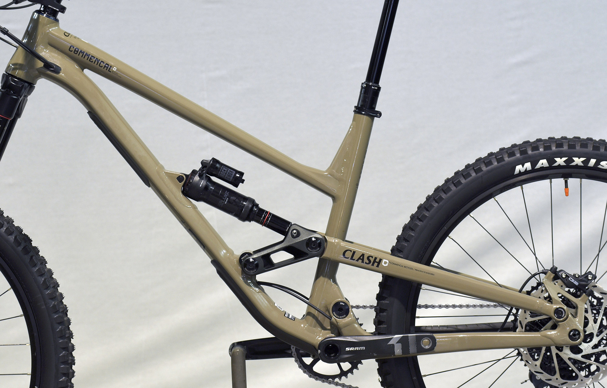 COMMENCAL CLASH RIDE DIRT - L (22131203) image number null