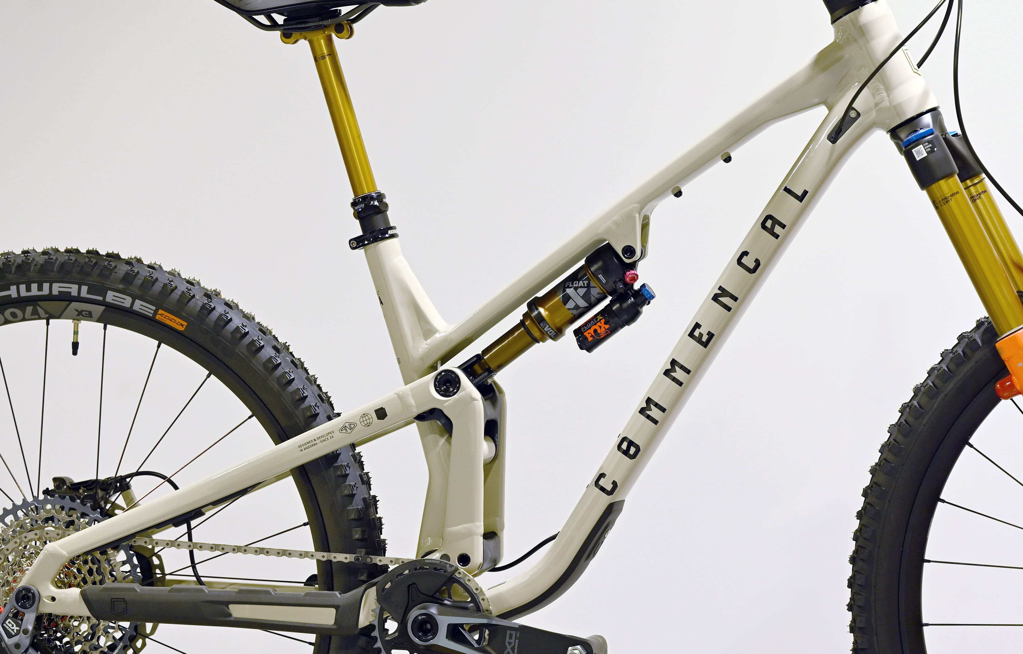 COMMENCAL META V5 T-TYPE CHALK - L (24120702) image number null