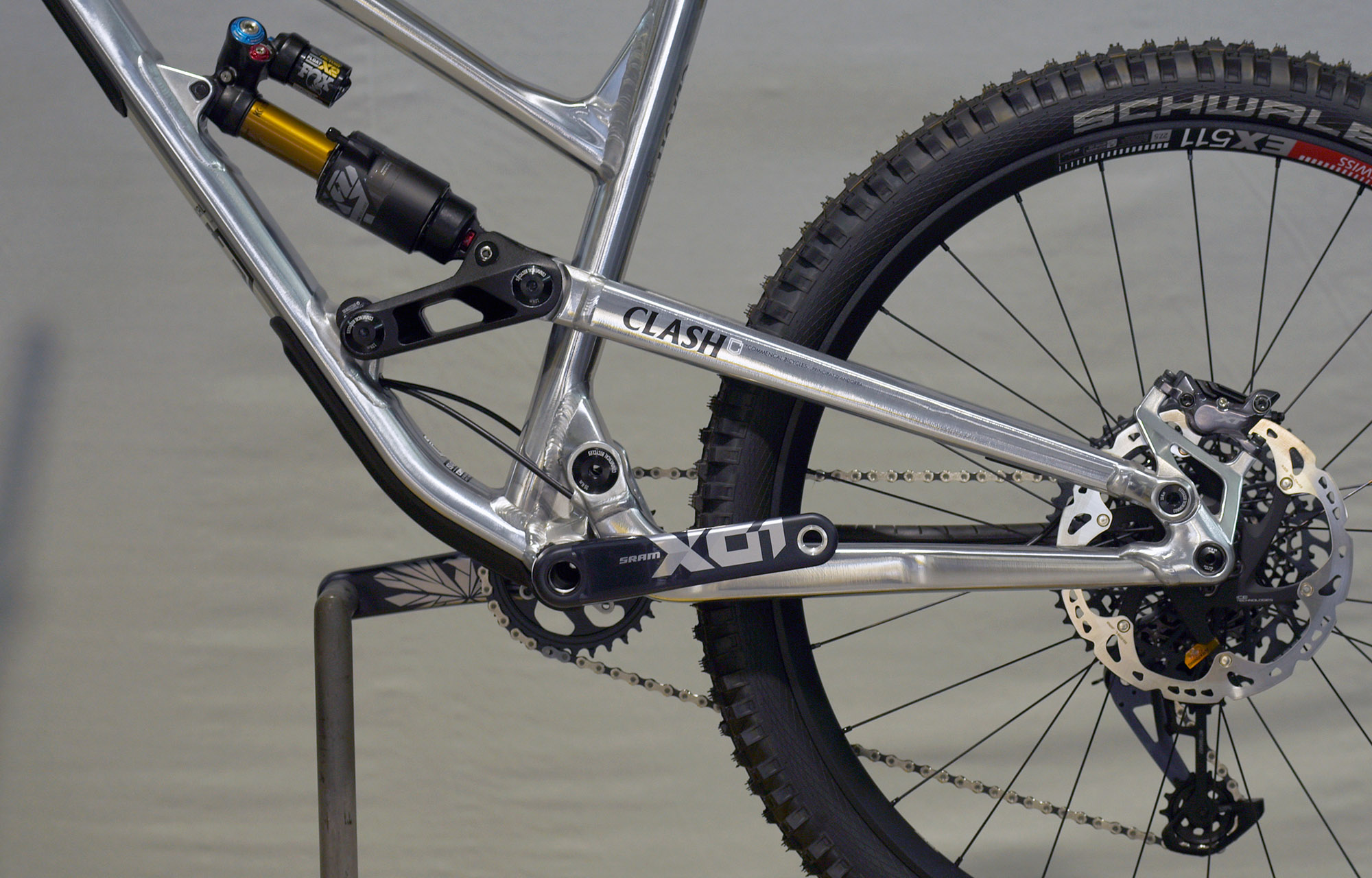 COMMENCAL CLASH HIGH POLISHED ALC - M (23100032) image number null