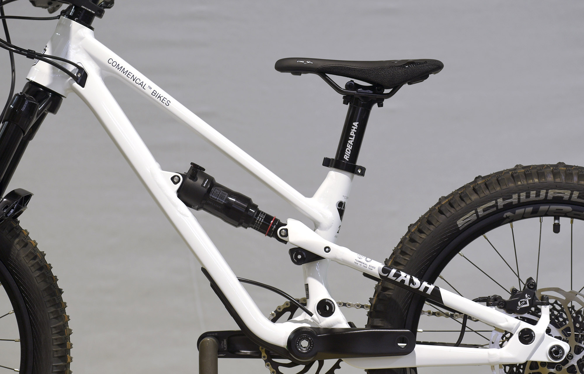 COMMENCAL CLASH 20 V2 PURE WHITE - 20 (22175300) image number null