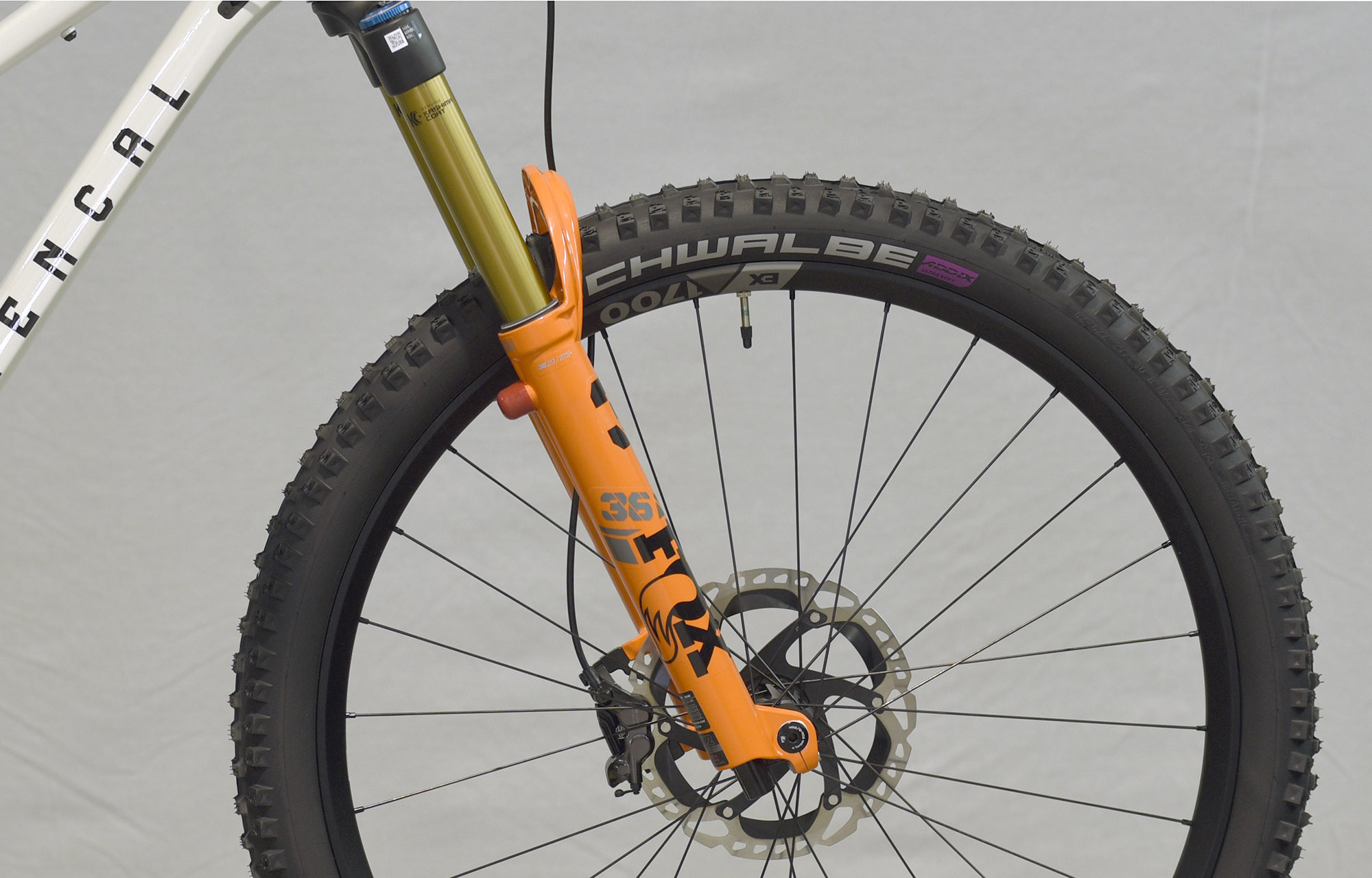 COMMENCAL META V5 SIGNATURE CLEAR SILVER - S (23121001) image number null