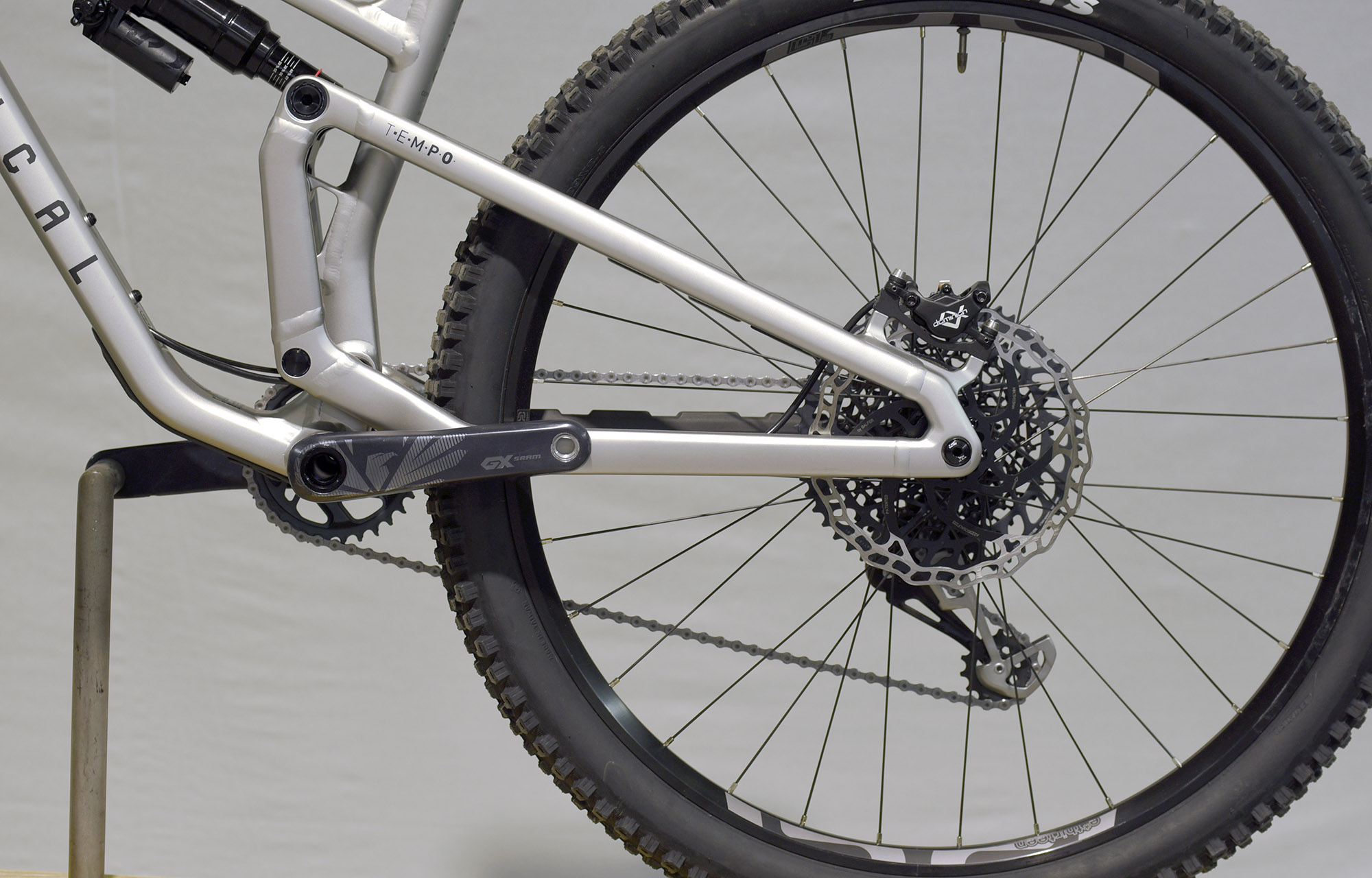 COMMENCAL T.E.M.P.O. RACE SILVER - L (23100056) image number null