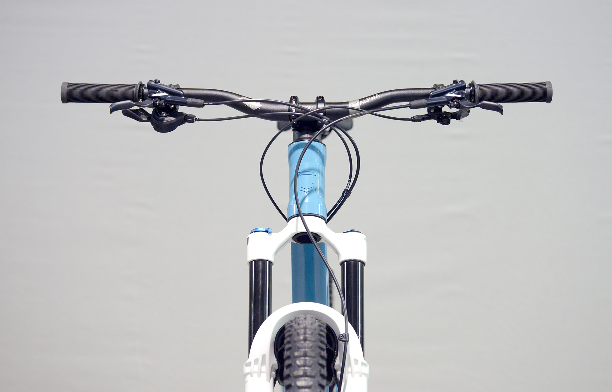 COMMENCAL META V5 ESSENTIAL URANIAN BLUE - M (23121202) image number null