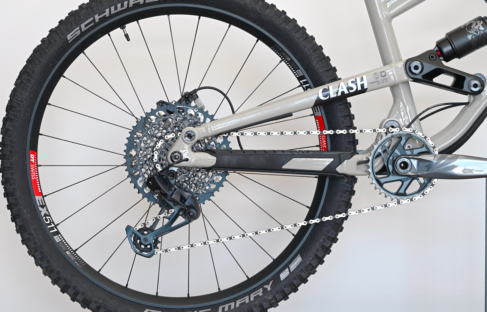 COMMENCAL CLASH SIGNATURE CHALK - XL (23130604) image number null