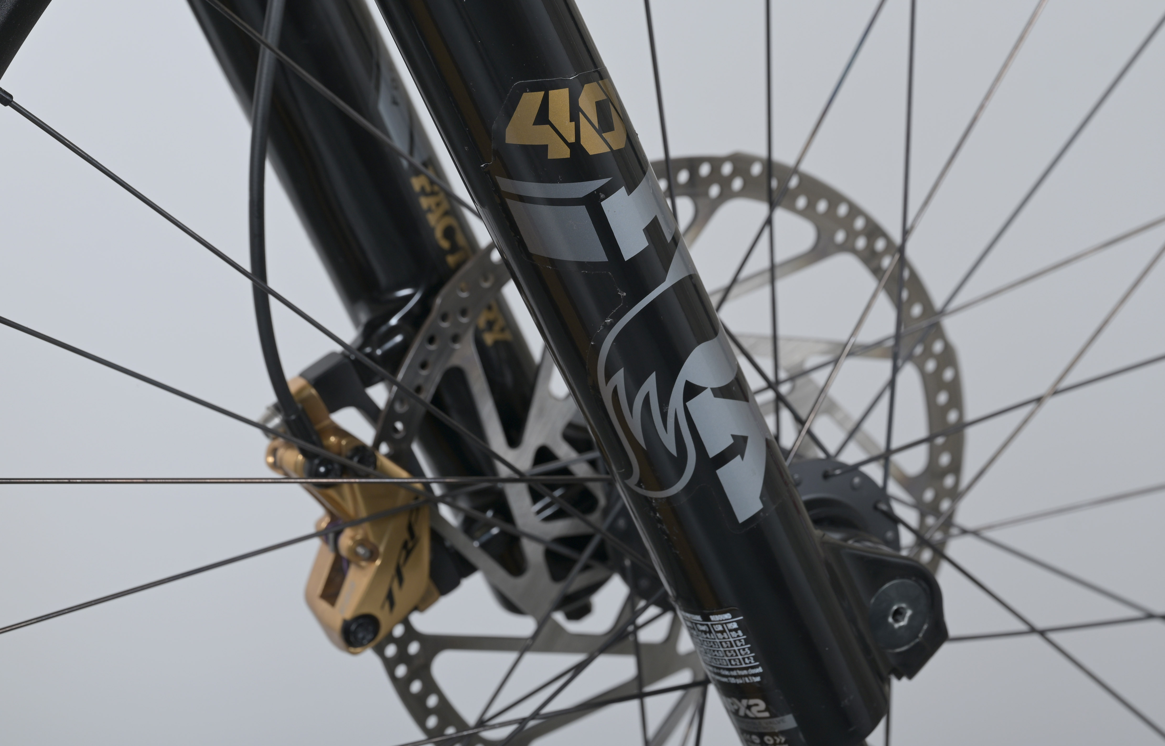 COMMENCAL SUPREME DH V5 SIGNATURE LTD GLITTERY BLACK - L (24150303) image cover number large 8