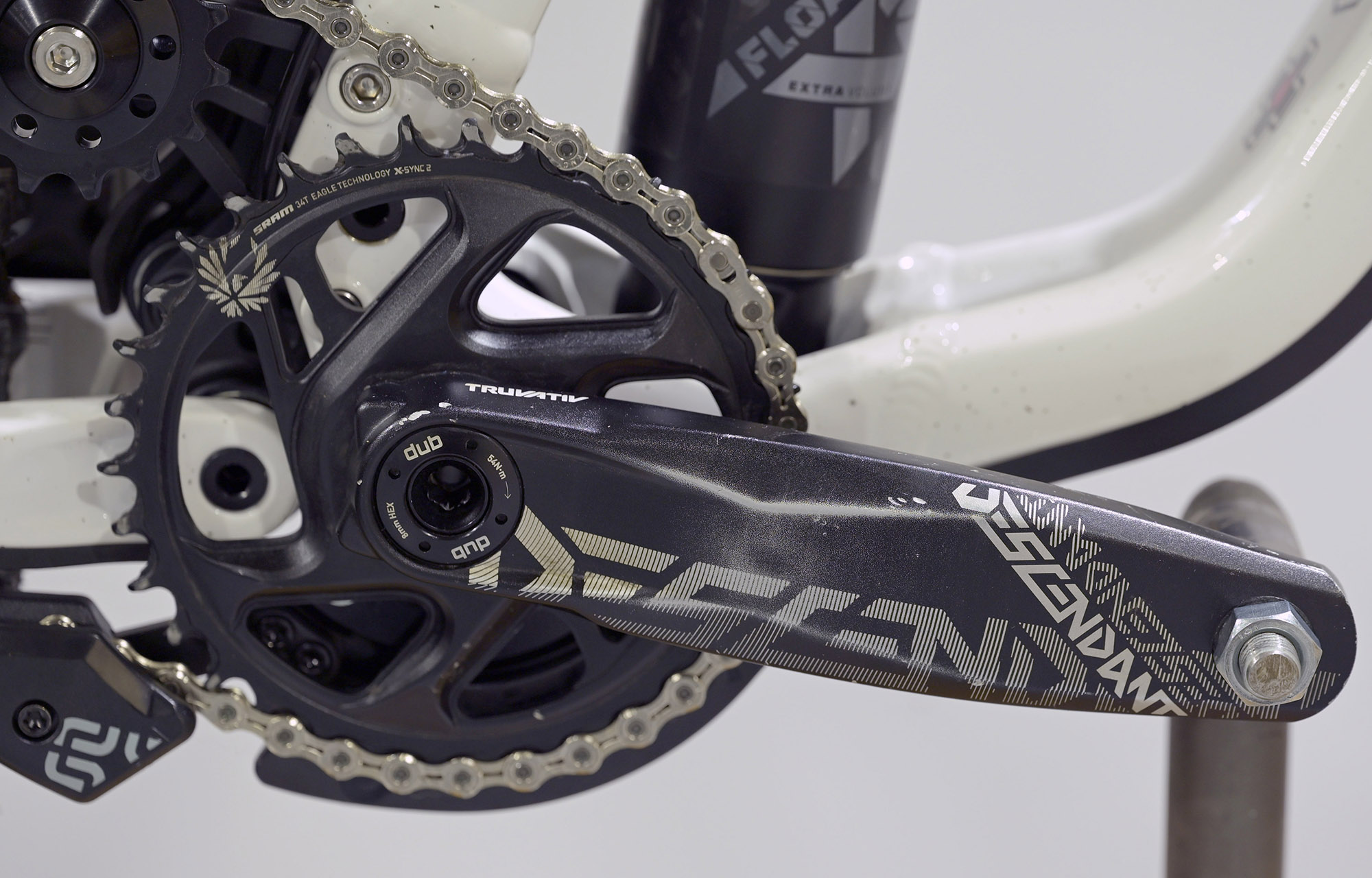 COMMENCAL SUPREME DH V5 SIGNATURE LTD PURE WHITE [COMMENCAL TEAM] - L (23151002) image cover number large 7