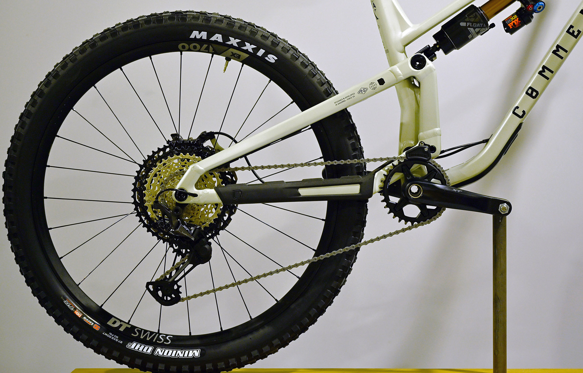 COMMENCAL META SX V5 SIGNATURE CLEAR SILVER - L (23131903) image cover number large 0