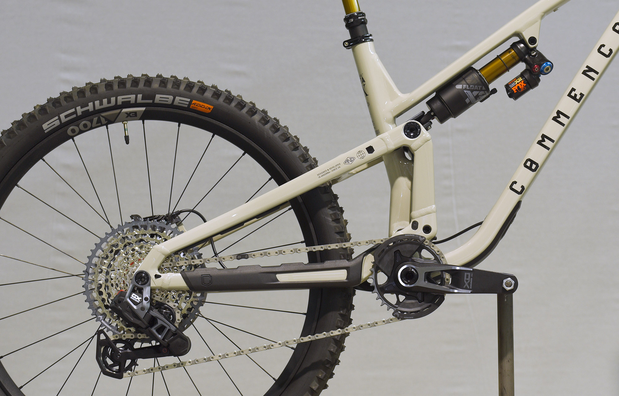 COMMENCAL META SX V5 T-TYPE CHALK - M (23132002) image number null