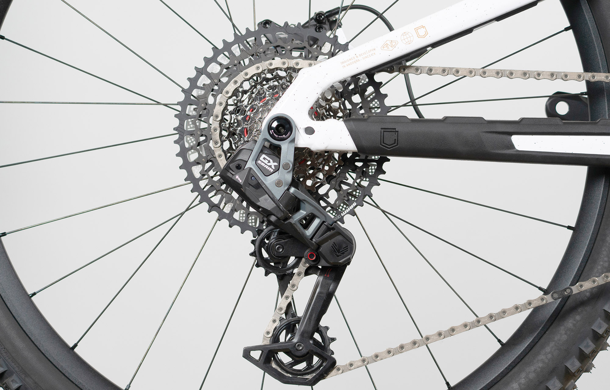 COMMENCAL META V5 SIGNATURE GLITTERY WHITE - L (24122303) image cover number large 0