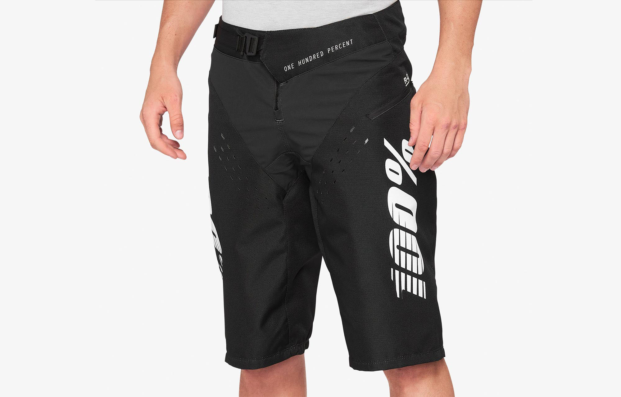 PANTALONI CORTI 100% R-CORE BLACK/WHITE image number 0