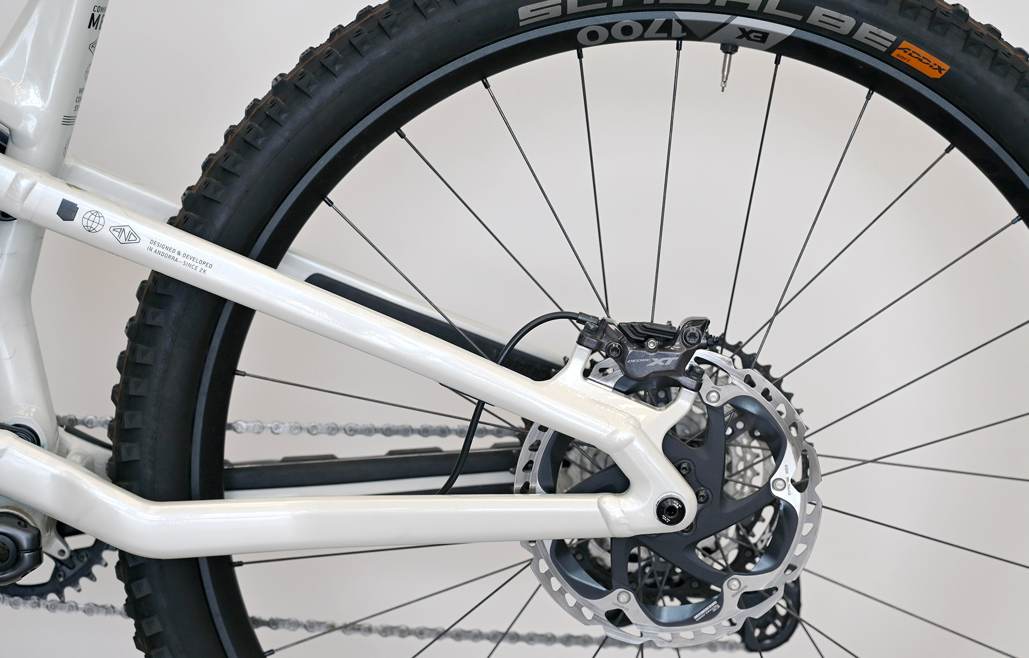 COMMENCAL META V5 SIGNATURE CLEAR SILVER - M (23121002) image number null