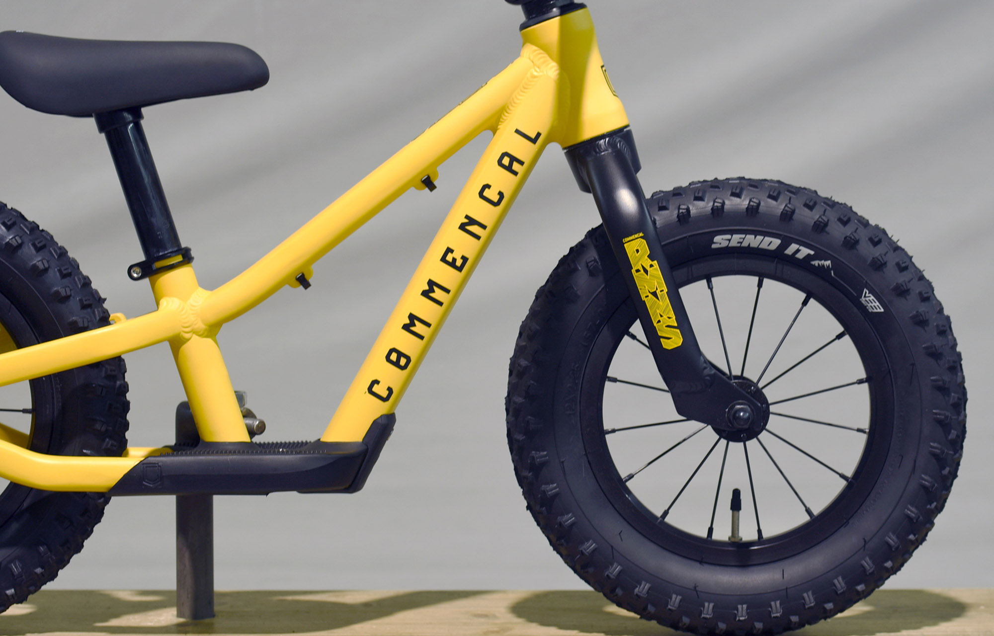 COMMENCAL RAMONES 12 PUSH BIKE OHLINS YELLOW - (23177801) image number null