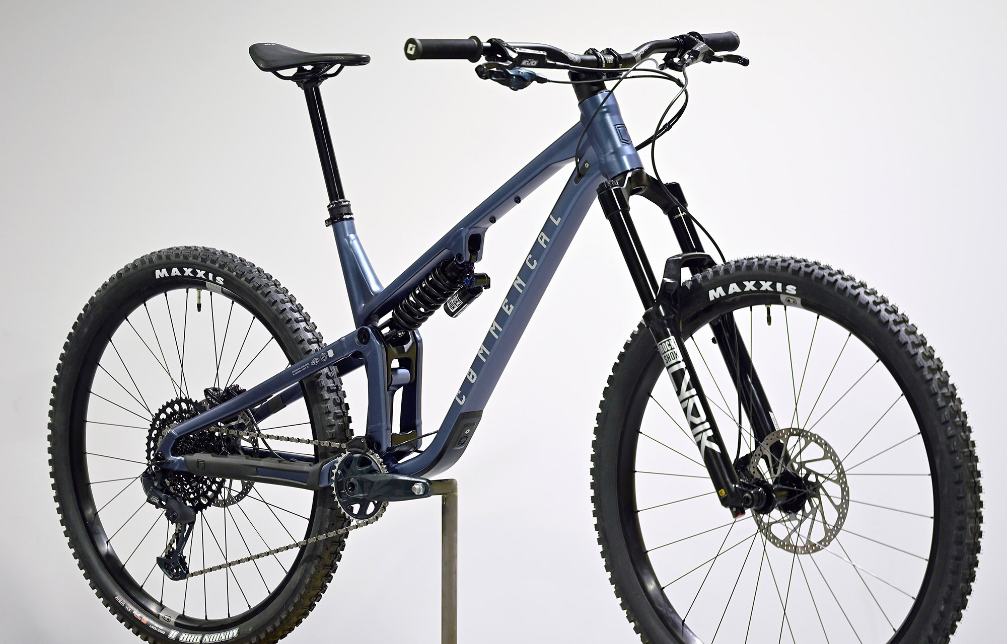 COMMENCAL META V5 RACE SPARKLY BLUE - XL (23121304) image cover number large 2