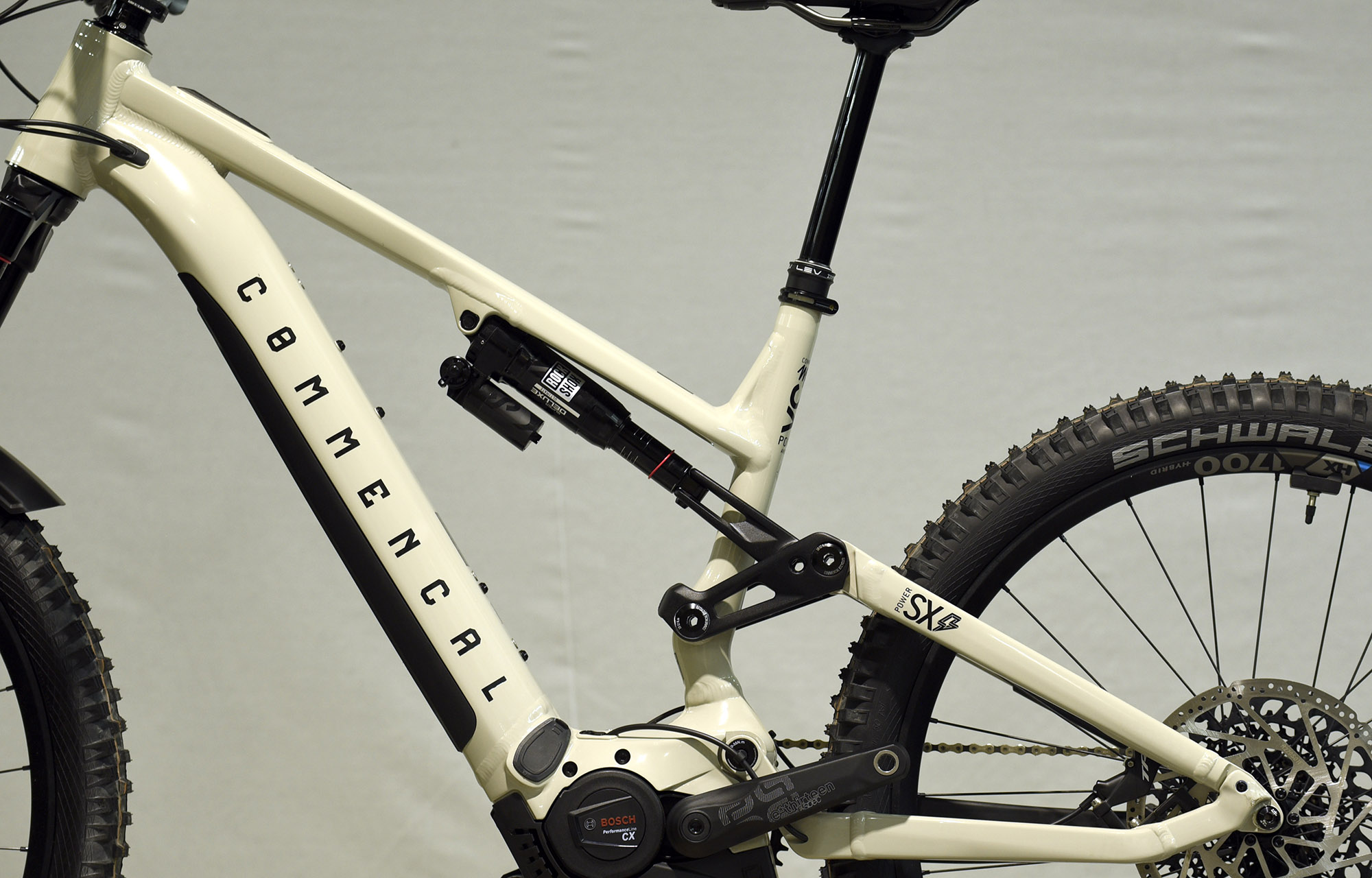 COMMENCAL META POWER SX BOSCH RACE CHALK - L (23181403) 3 km image number null