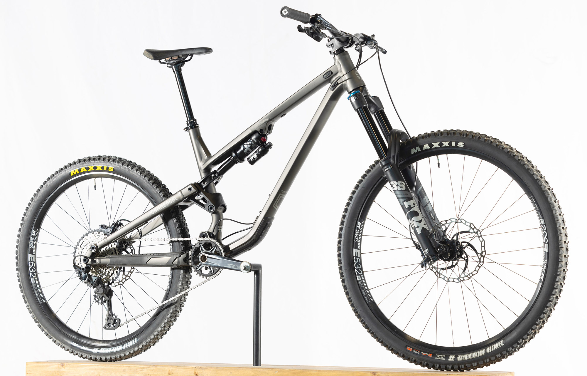 COMMENCAL META SX V4 ESSENTIAL DARK SLATE - L image number null