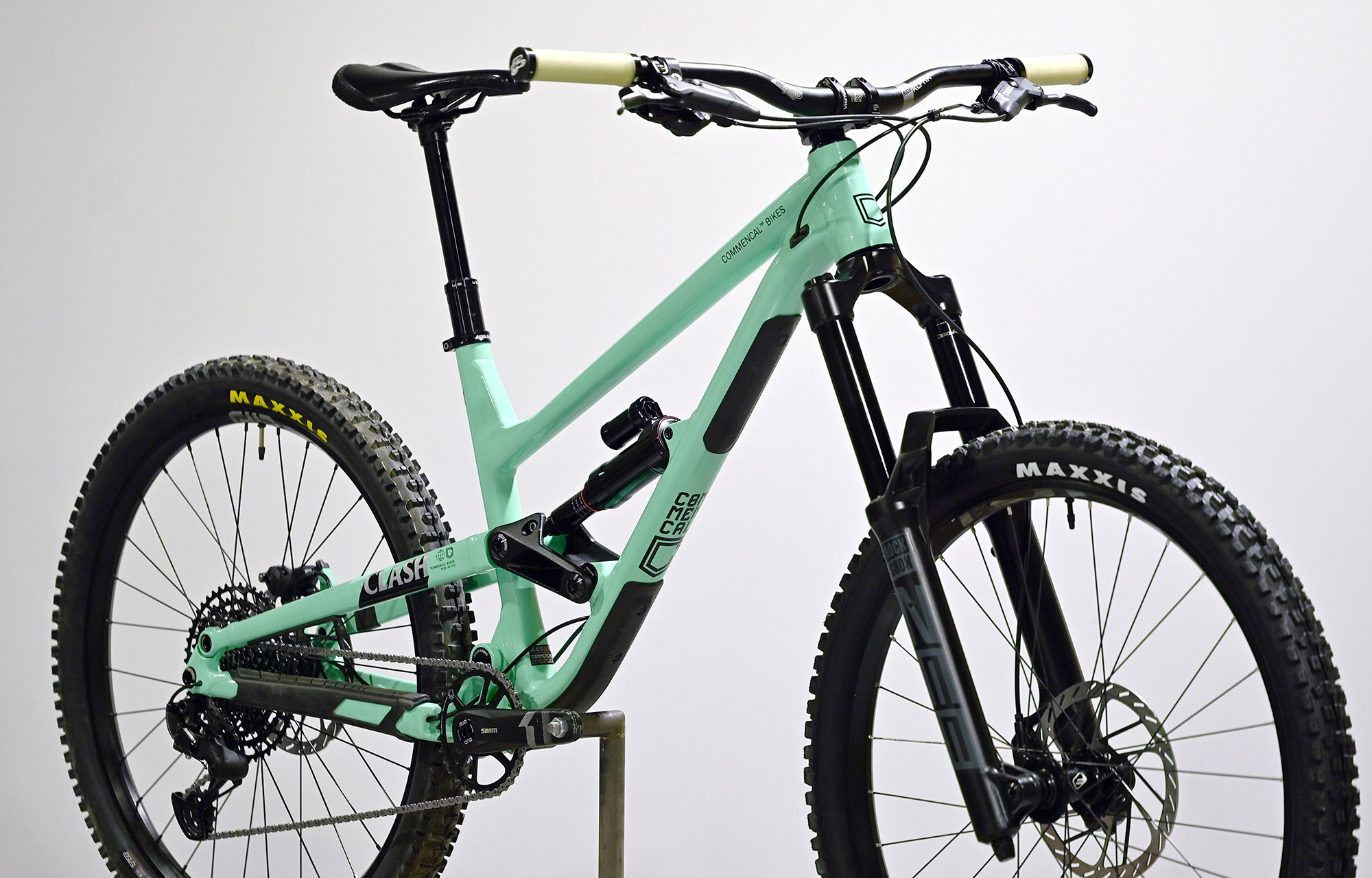 COMMENCAL CLASH RIDE EMERALD GREEN - M (23130102) image cover number large 2