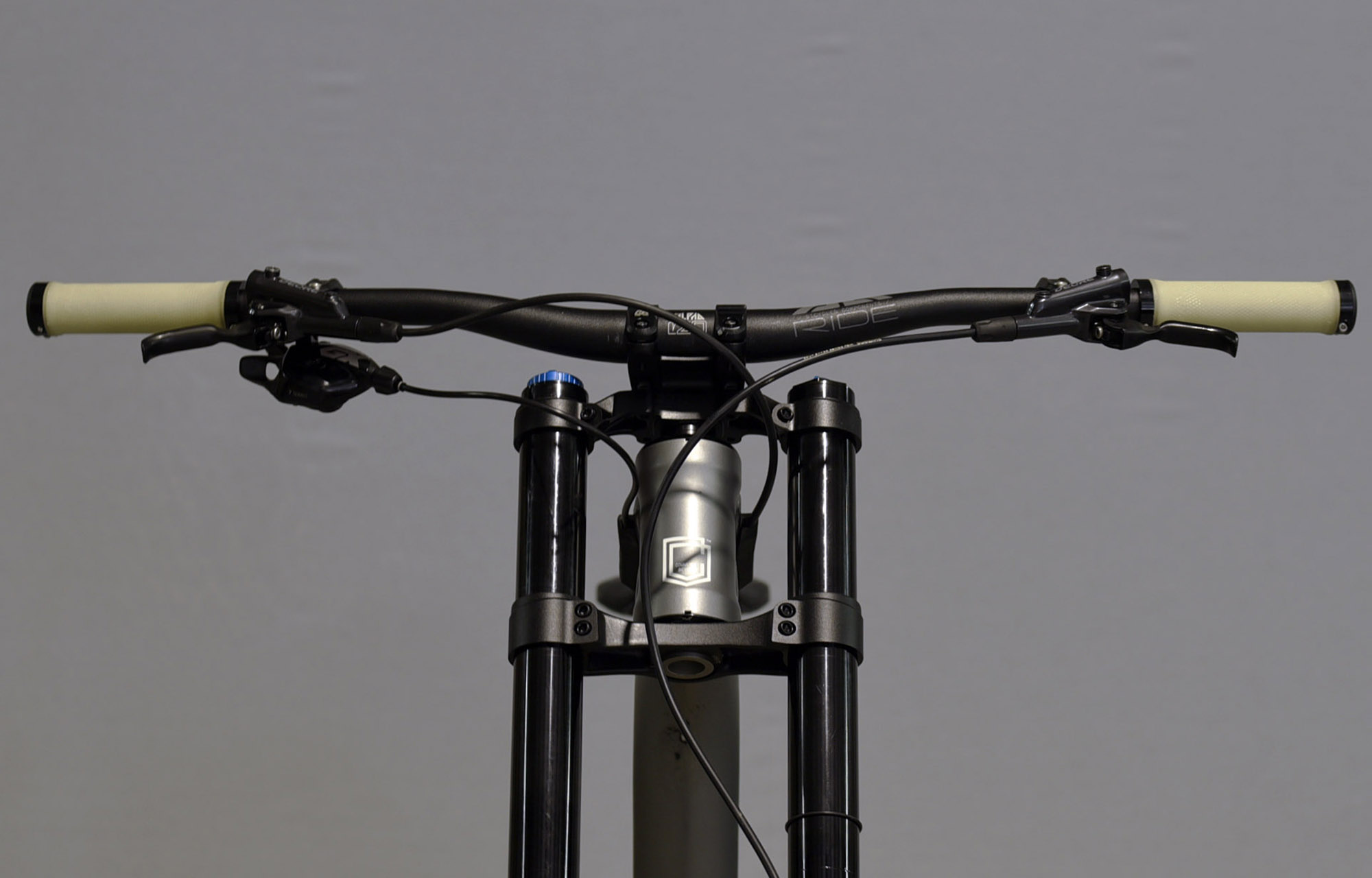 COMMENCAL SUPREME DH 29/27 RACE MATTE GRAPHITE  - L (21151203) image number null