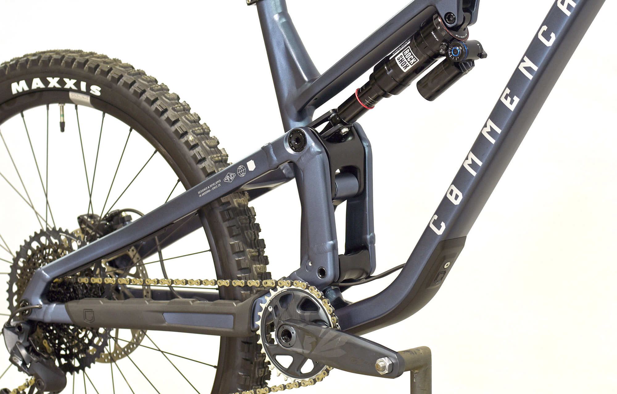COMMENCAL META SX V5 RACE SPARKLY BLUE - L (23131703) image number null
