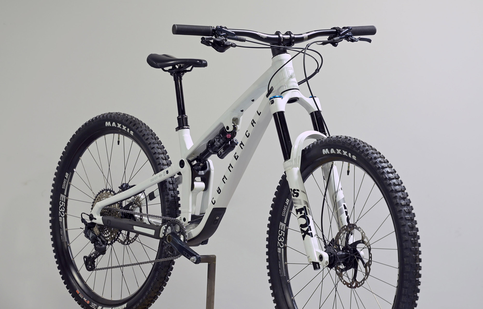 COMMENCAL META V5 ESSENTIAL PURE WHITE - S (23121201) image cover number large 2