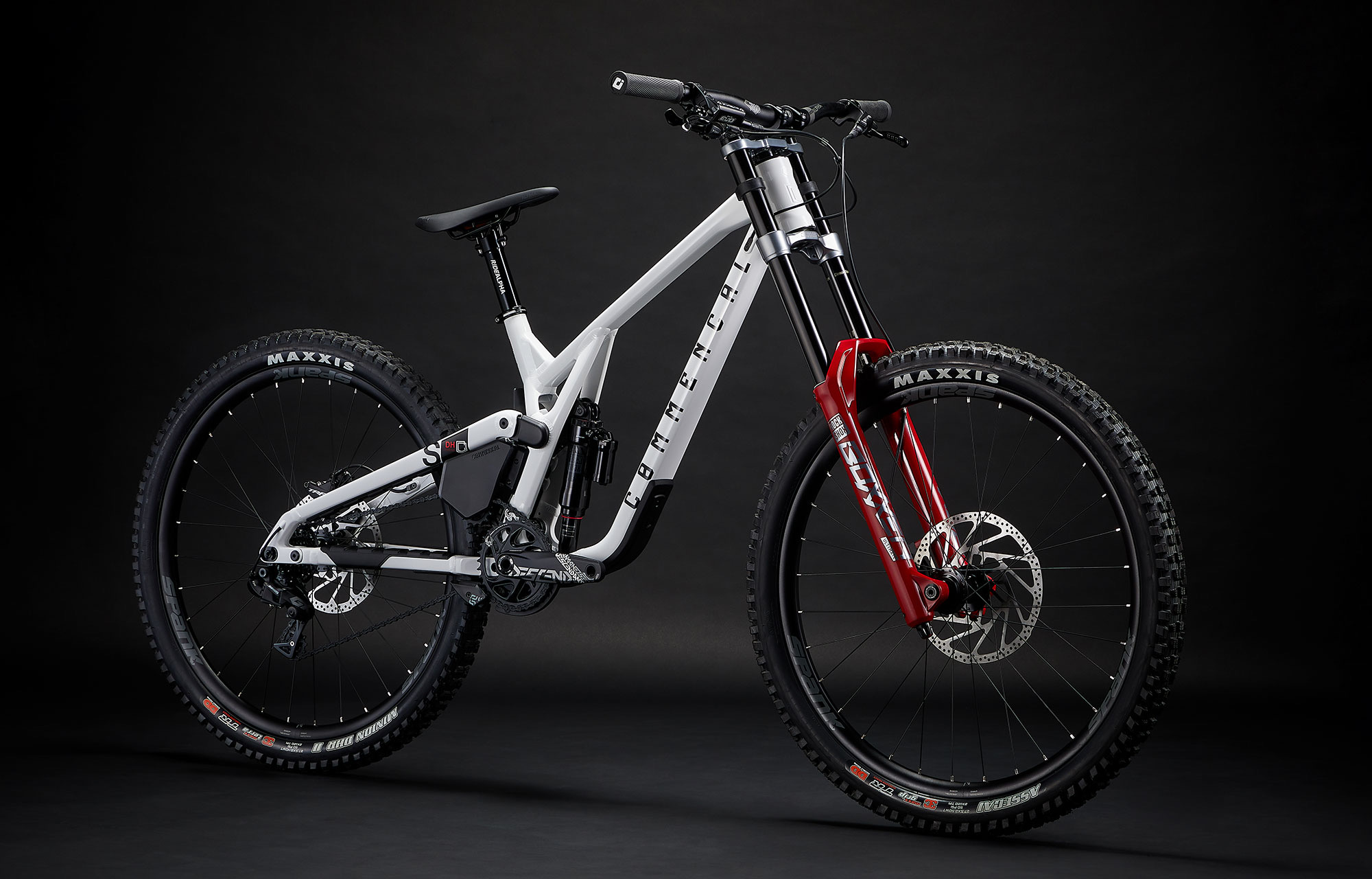 COMMENCAL SUPREME DH V5 XS PURE WHITE image number null