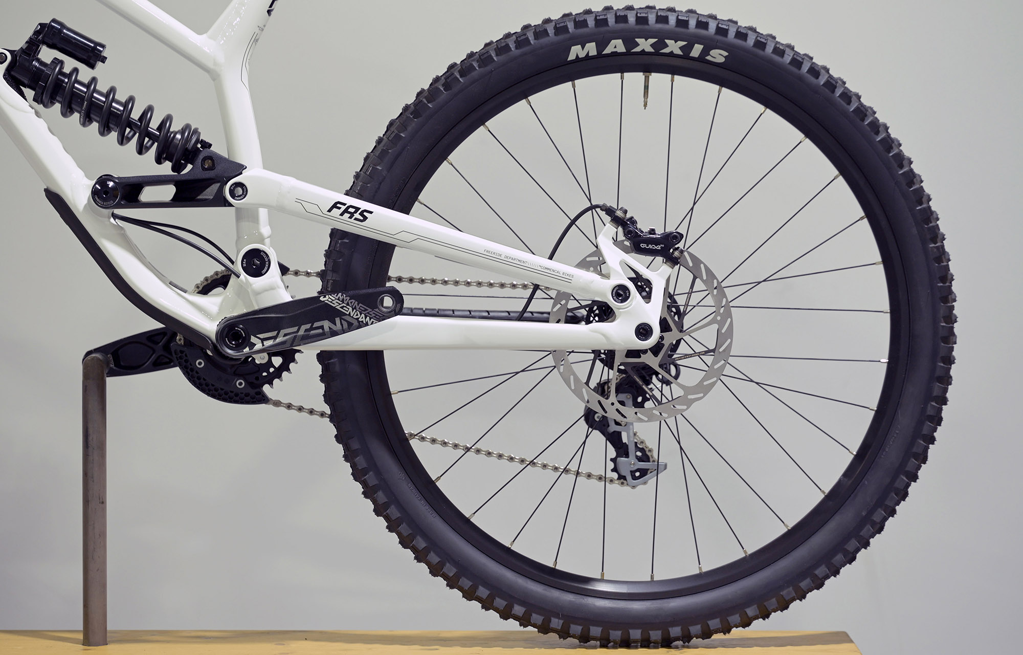 COMMENCAL FRS RIDE PURE WHITE - L (22150403) image cover number large 4