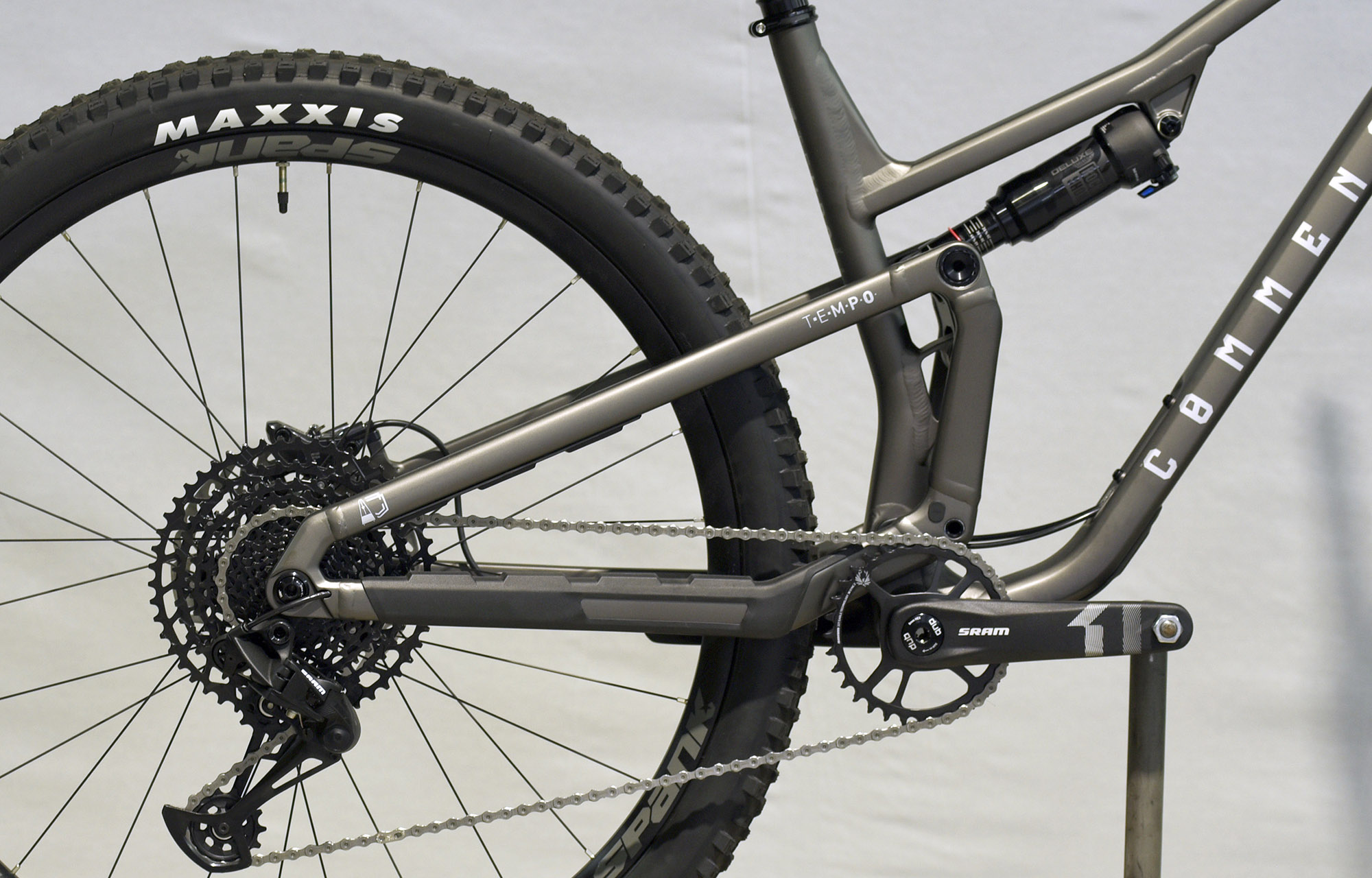 COMMENCAL T.E.M.P.O. RIDE DARK SLATE - L (22120803) image number null