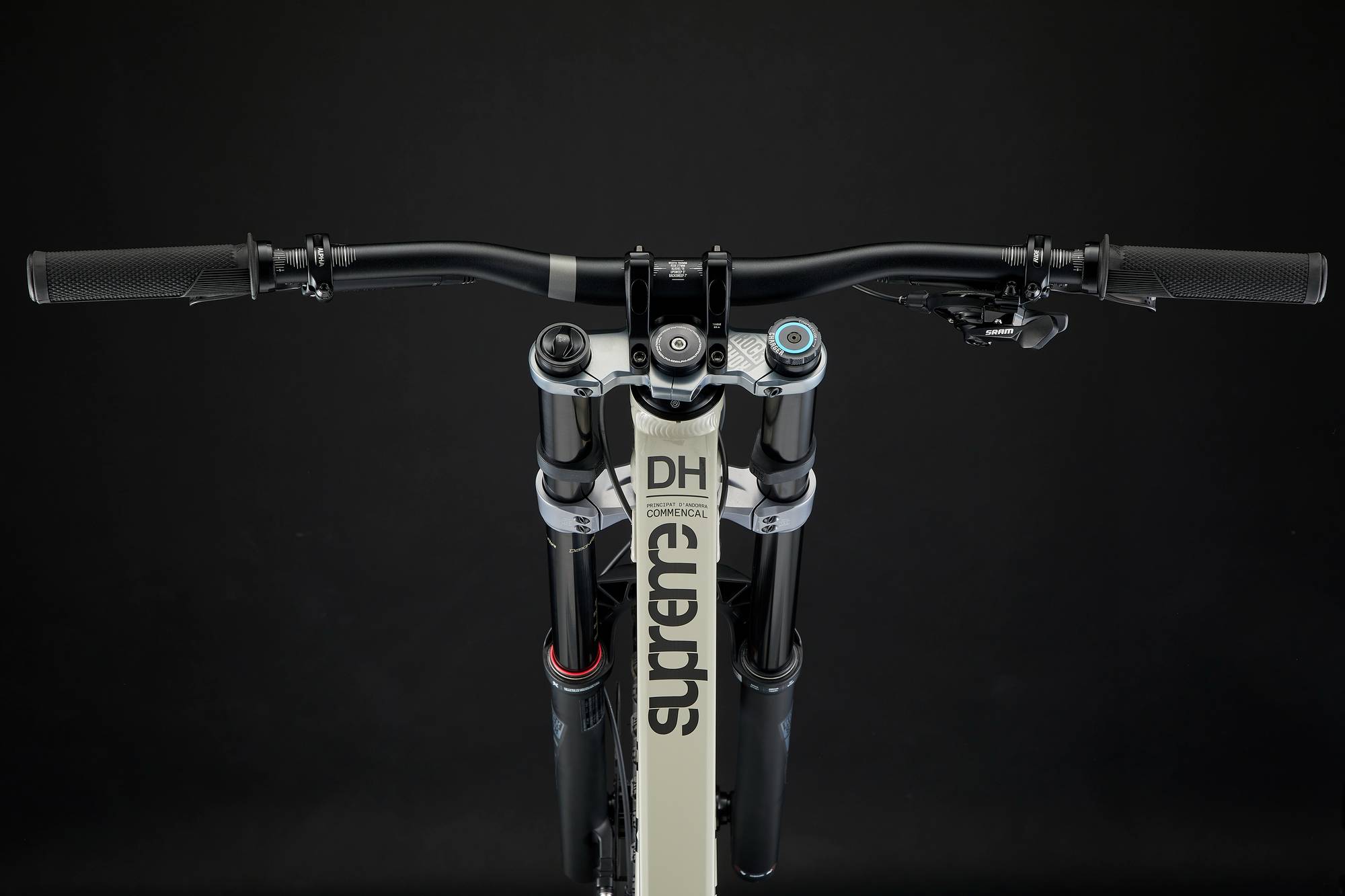 COMMENCAL SUPREME DH V5 RIDE CHALK image number null