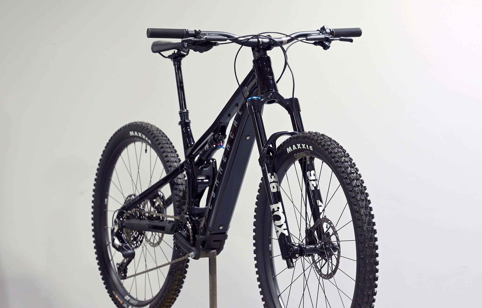 COMMENCAL T.E.M.P.O. POWER ESSENTIAL EAGLE 90 - M (25120302) 0 km image cover number large 2