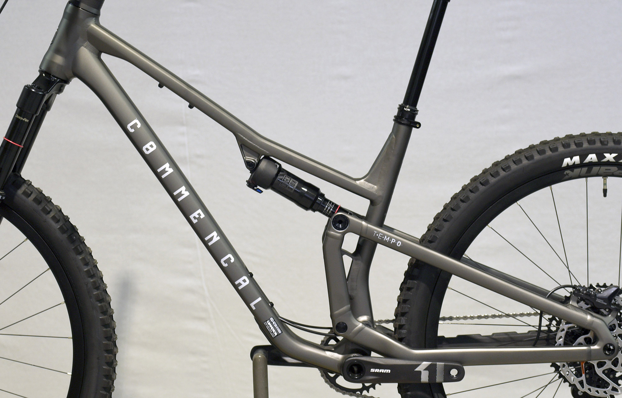 COMMENCAL T.E.M.P.O. RIDE DARK SLATE - L (22120803) image number null