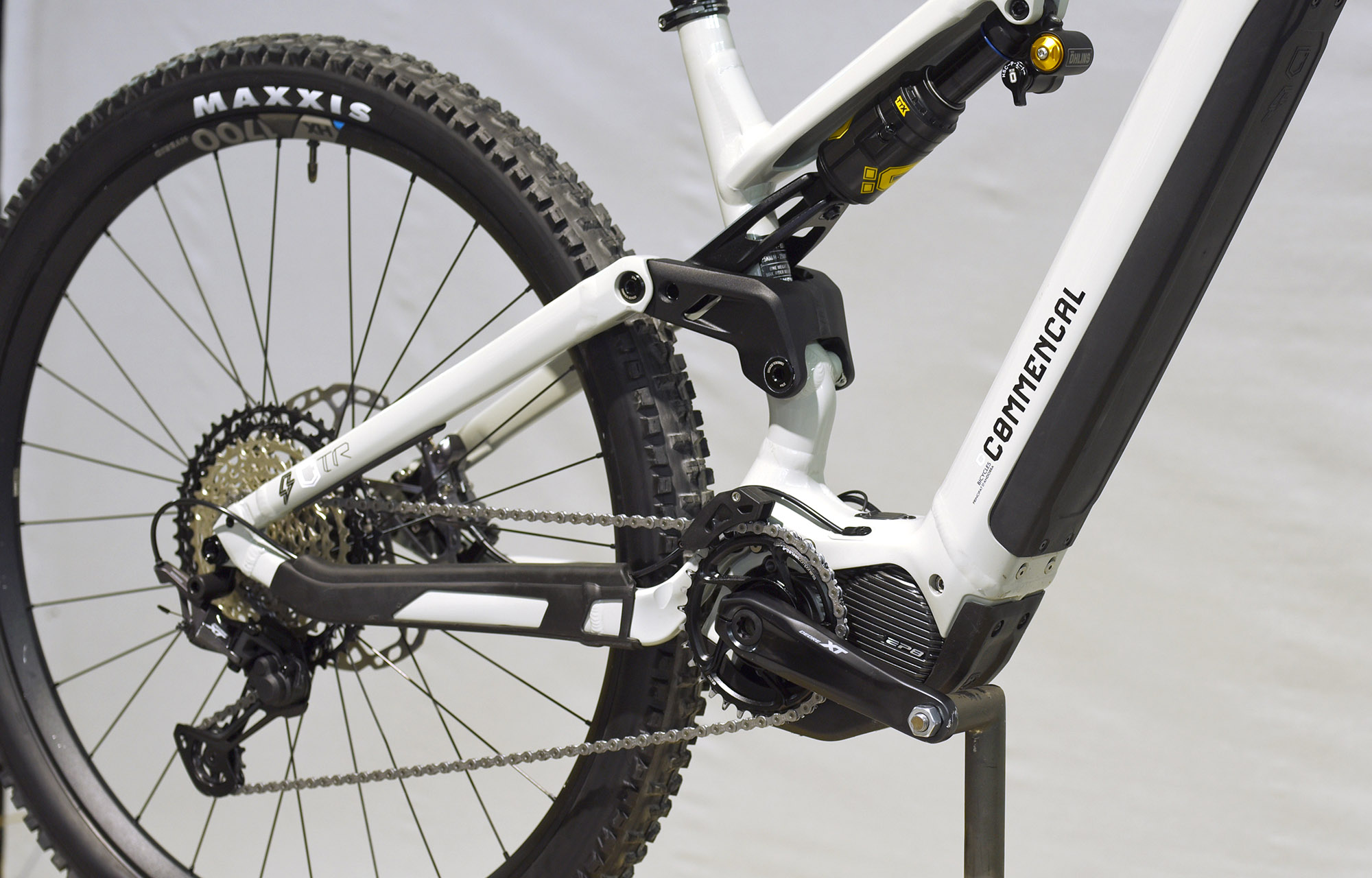 COMMENCAL META POWER TR OHLINS EDITION ASH GREY - M (22181602) 1160km image number null