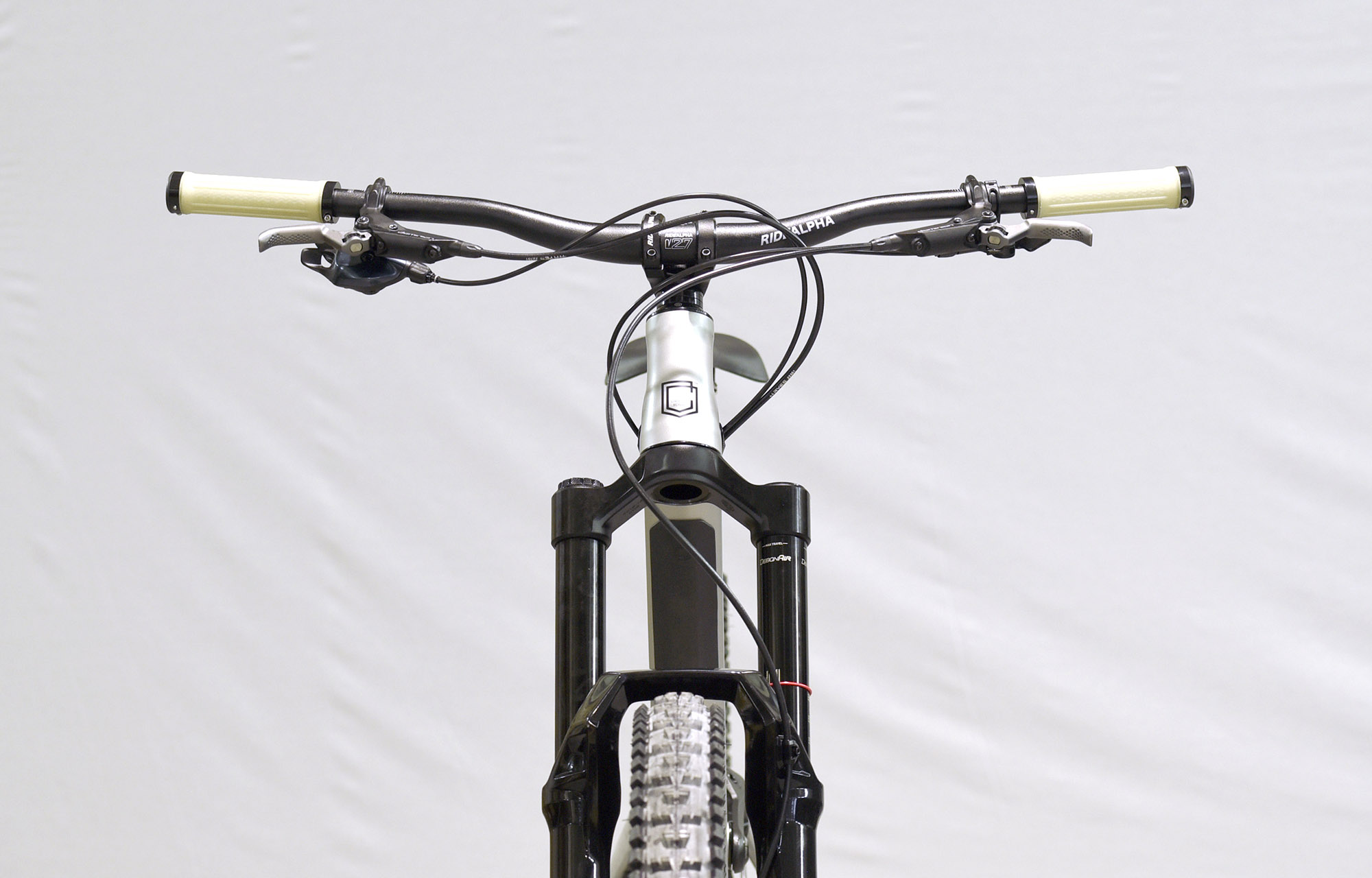 COMMENCAL CLASH RACE SILVER - S (22132101) image number null