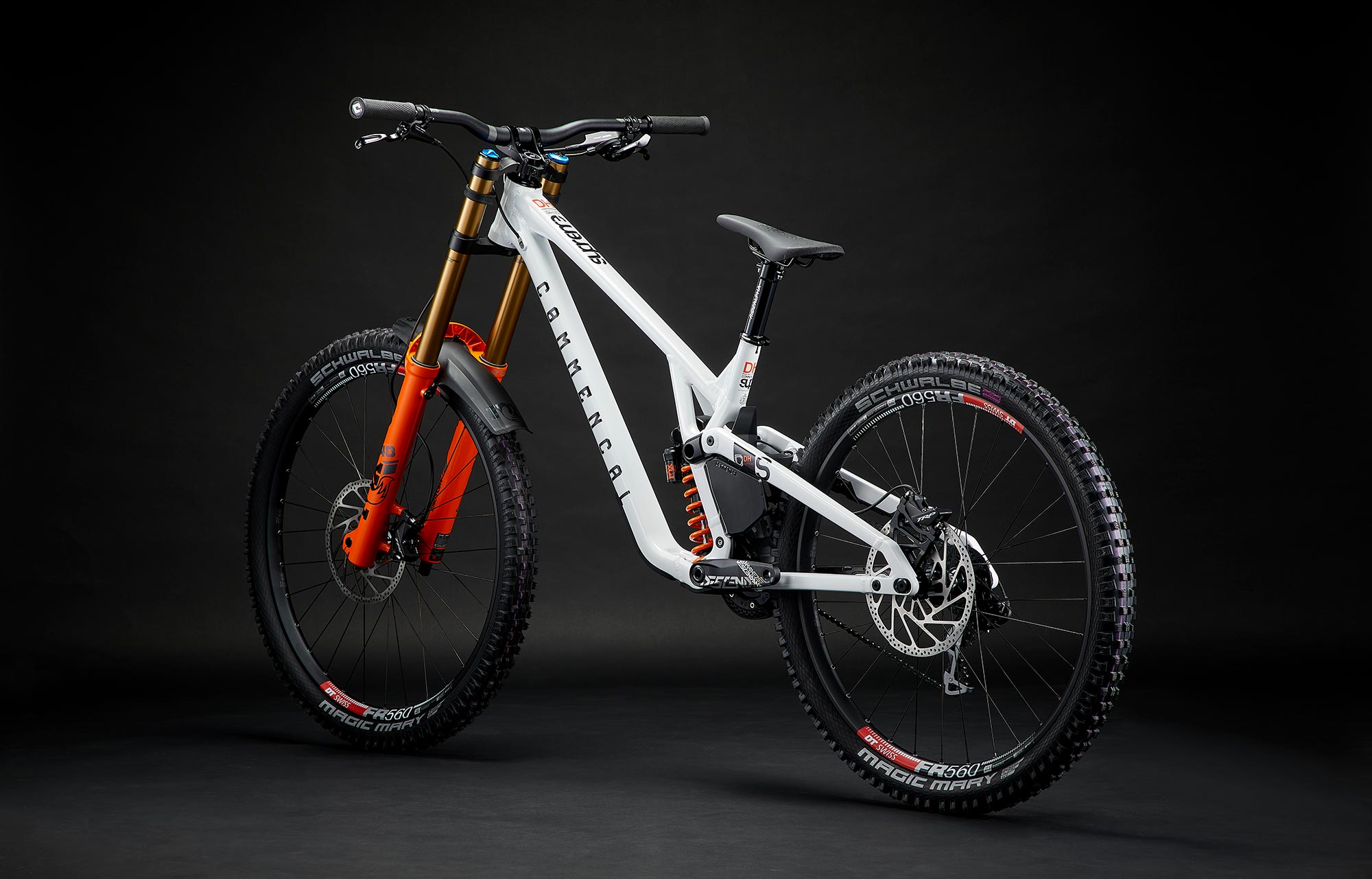 COMMENCAL SUPREME DH V5 SIGNATURE COIL PURE WHITE image number null