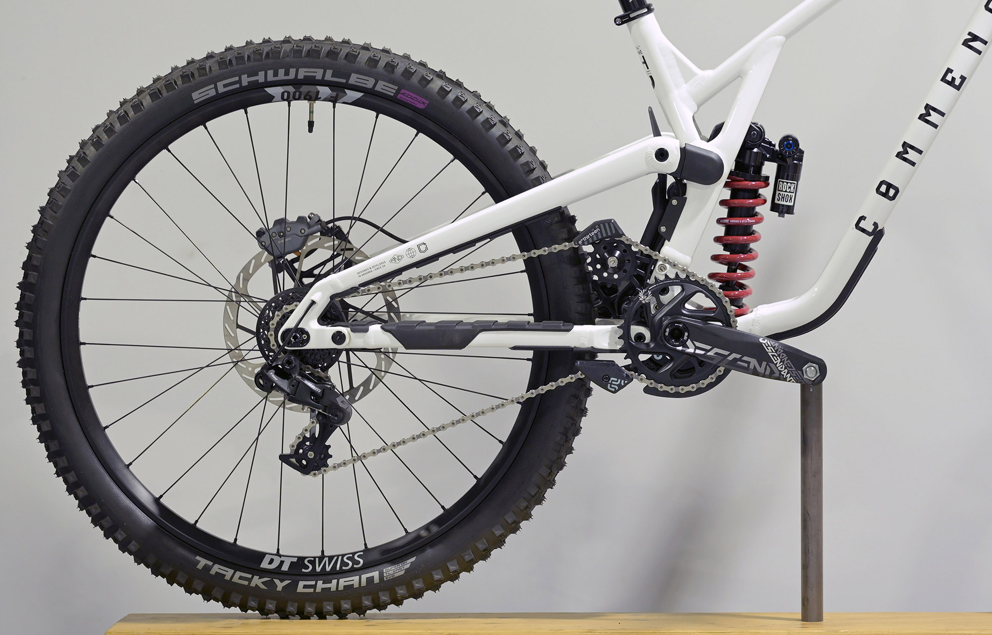 COMMENCAL SUPREME DH V5 ROCKSHOX PURE WHITE - L (24157103) image cover number large 0