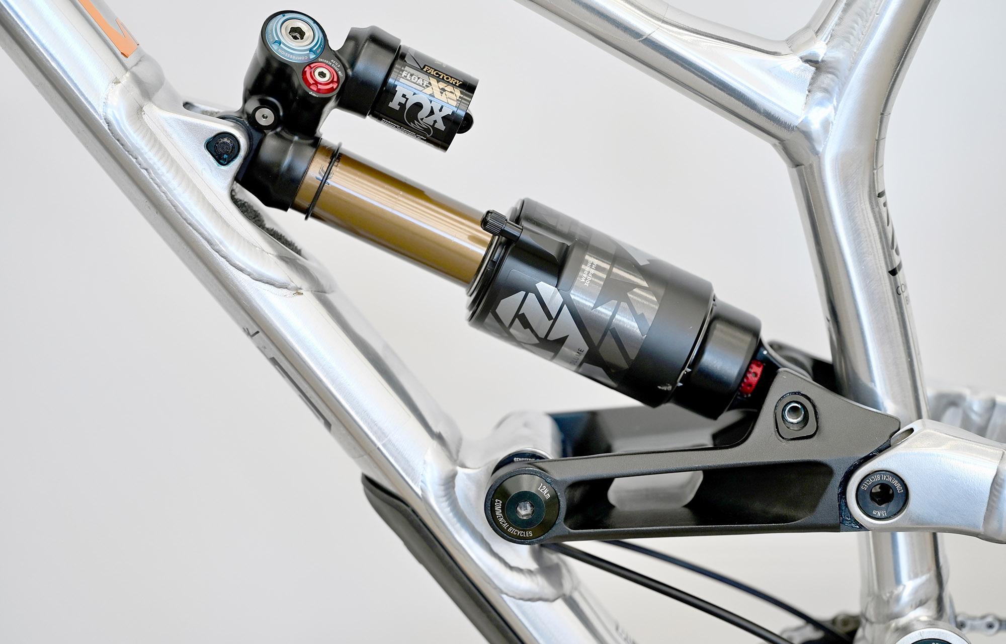 COMMENCAL FURIOUS HIGH POLISHED ALC - M (23106003) image cover number large 5