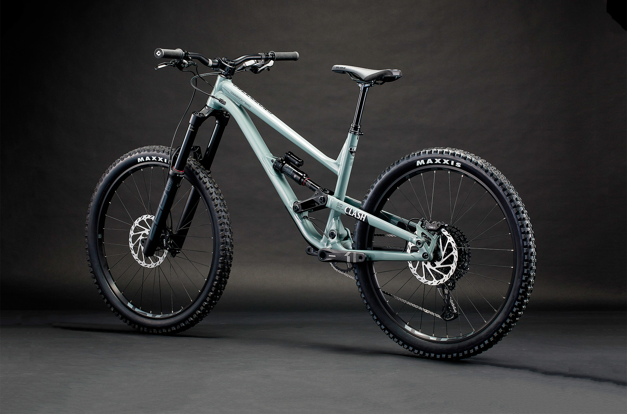 COMMENCAL CLASH RIDE MOTO STYLE PYRITE GREY image number null