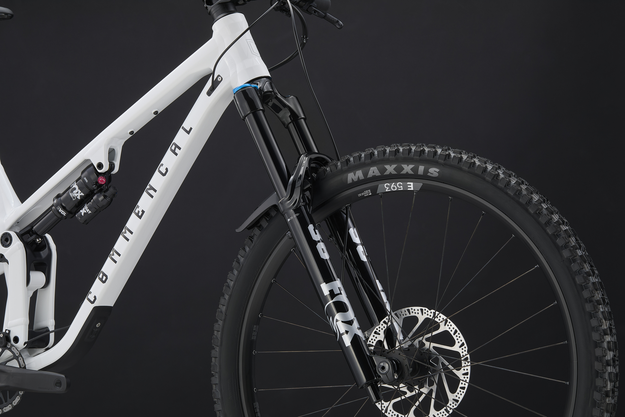 COMMENCAL META V5 ESSENTIAL PURE WHITE 2027 image large number 6