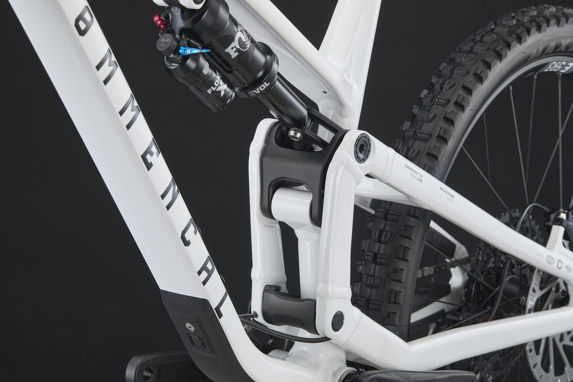 COMMENCAL META SX V5 ESSENTIAL PURE WHITE 2027 image large number 8
