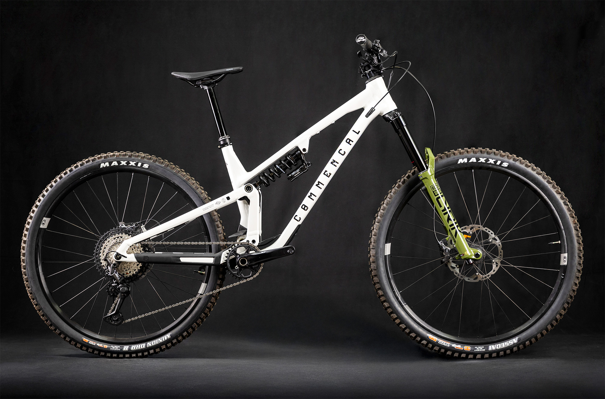 COMMENCAL META V5 CLEAR SILVER ALC image number null