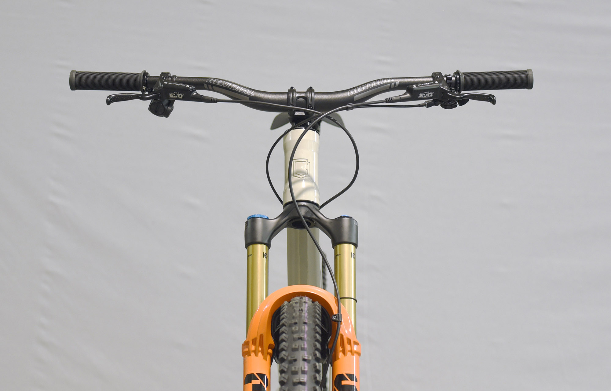COMMENCAL META V5 T-TYPE CHALK - L (23120903) image number null